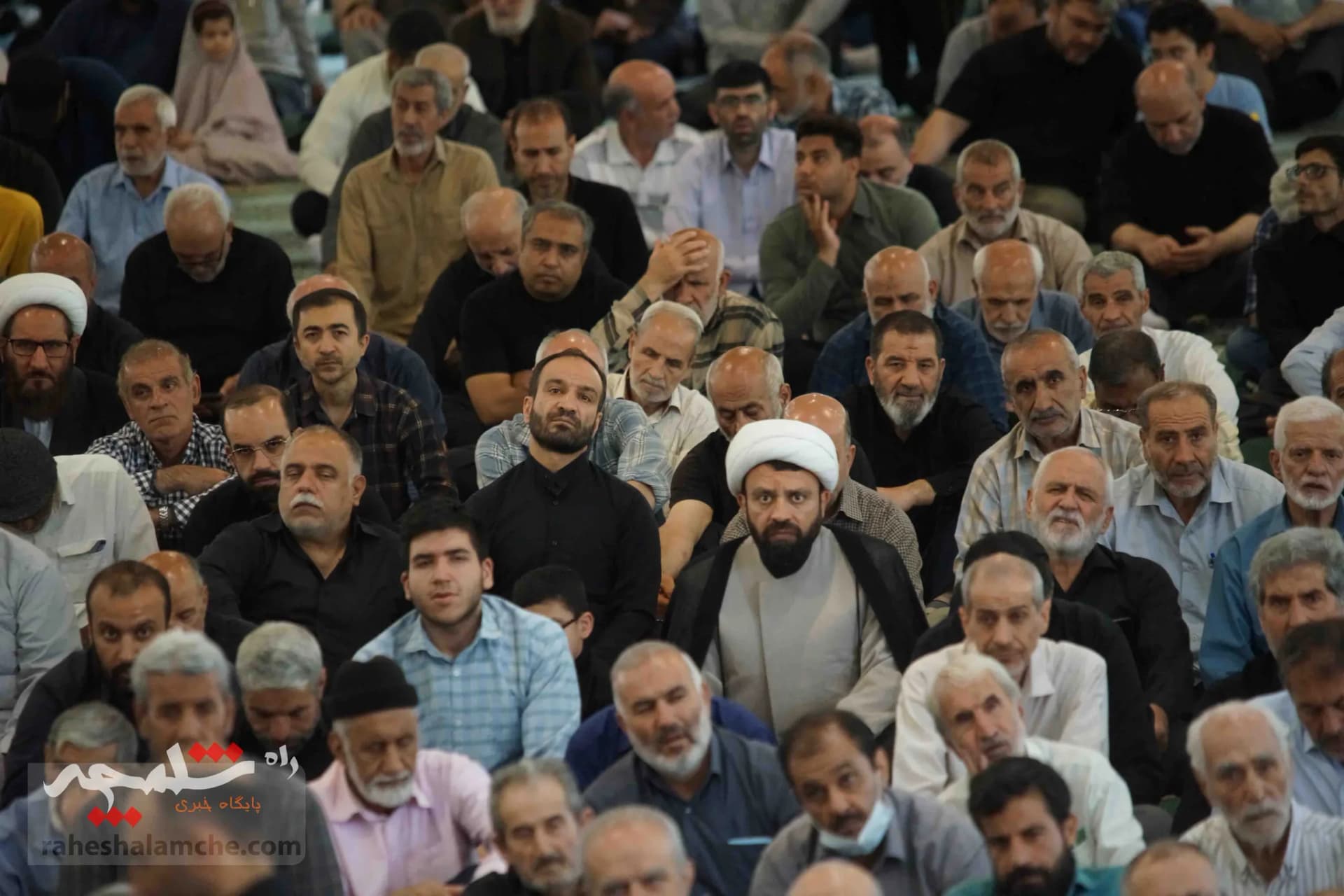 نماز جمعه این هفته تهران به امامت صدیقی برگزار شد +تصاویر — تصویر 32