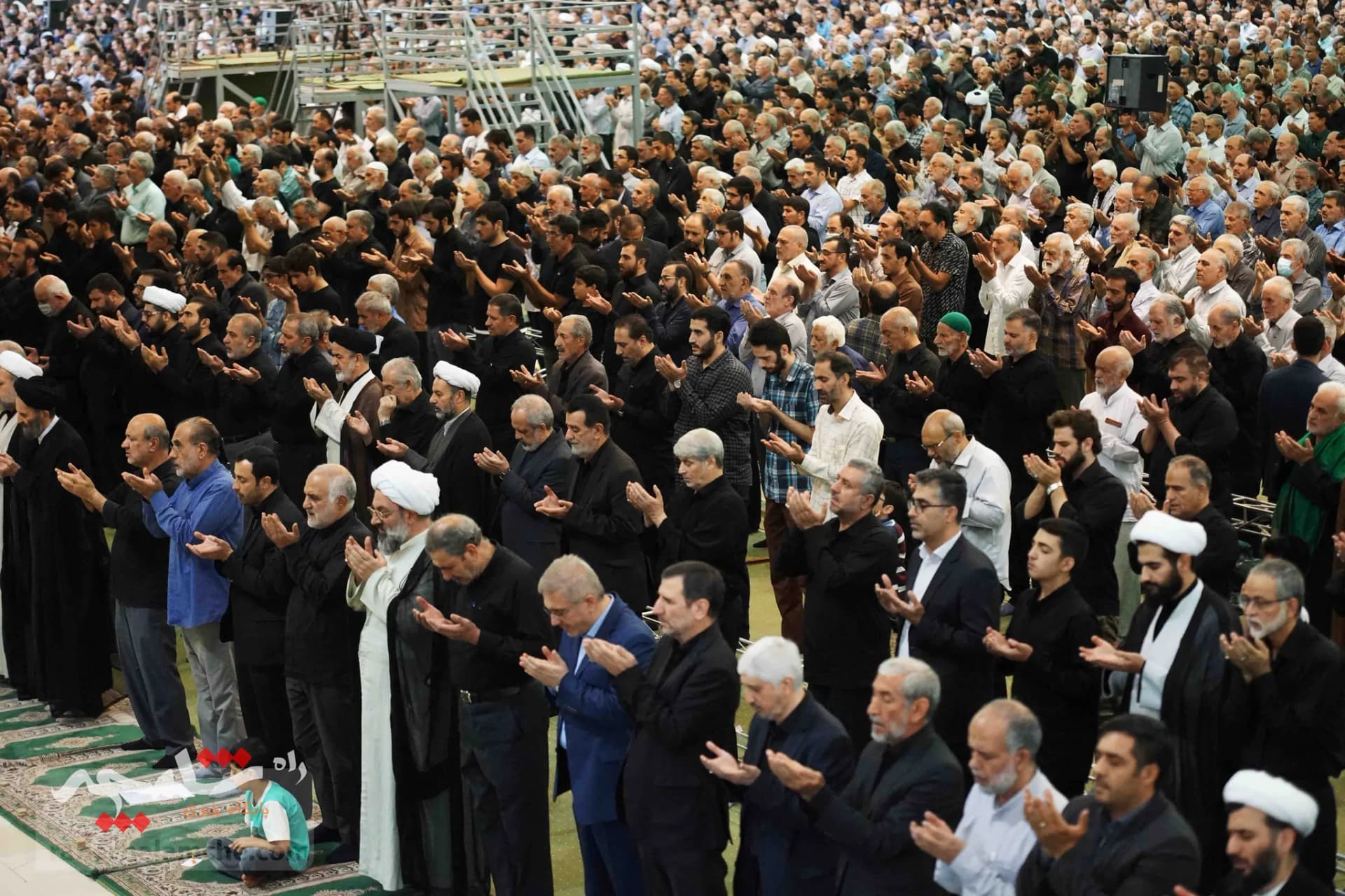 نماز جمعه این هفته تهران در مصلی امام خمینی(ره) برگزار شد +تصاویر — تصویر 61