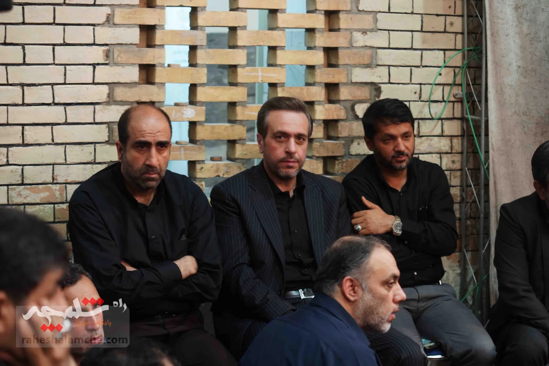 چه کسانی در مراسم گرامی‌داشت شهدای خدمت در مسجد ارک حضور داشتند؟ +تصاویر — تصویر 55