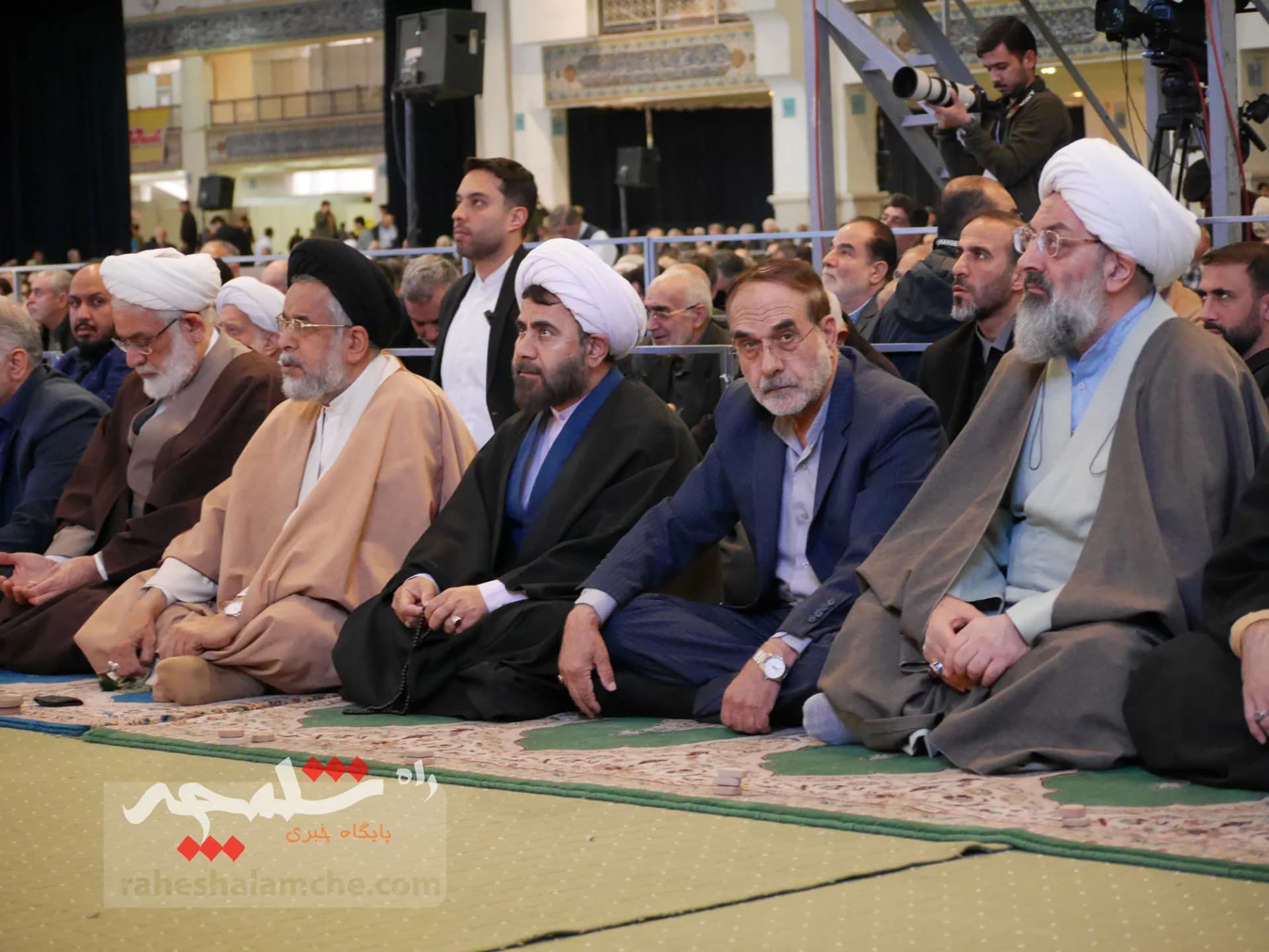 اولین نماز جمعه تهران در ماه مبارک رمضان برگزار شد +تصاویر — تصویر 63