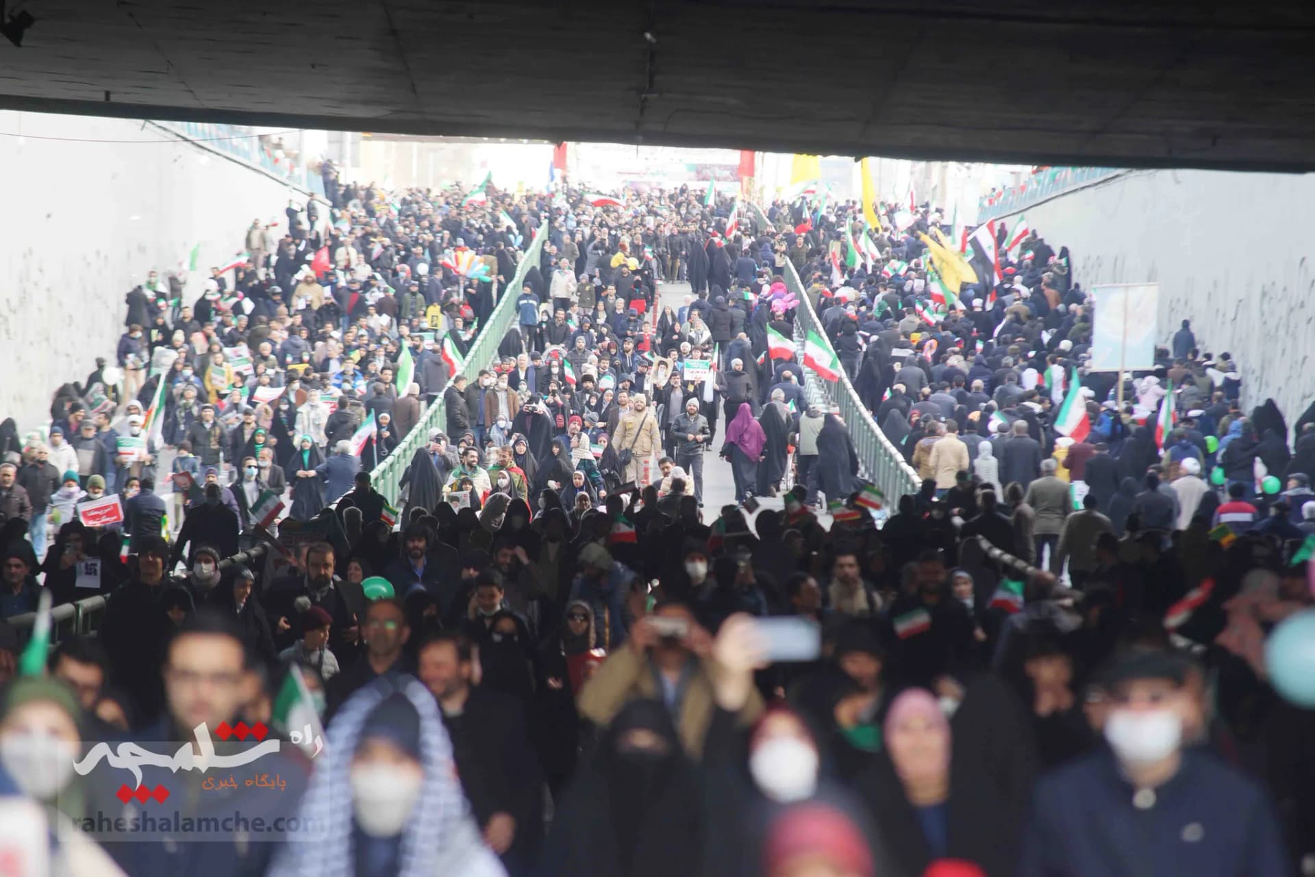 خروش ملت استوار ایران اسلامی در جشن ۴۴سالگی انقلاب اسلامی +تصاویر — تصویر 38