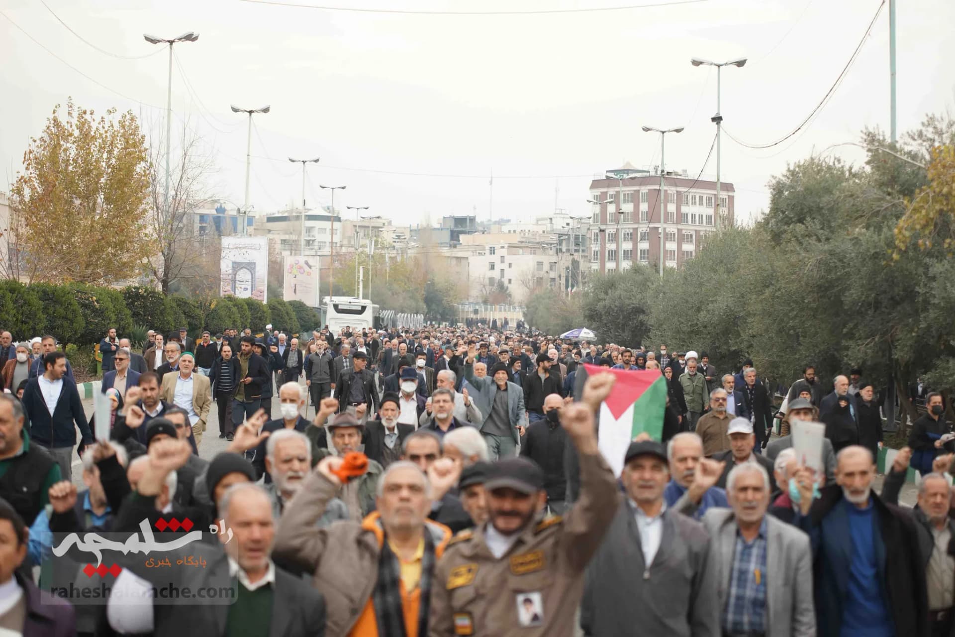 تصاویر نماز جمعه تهران در اولین روز زمستان 1402 — تصویر 61