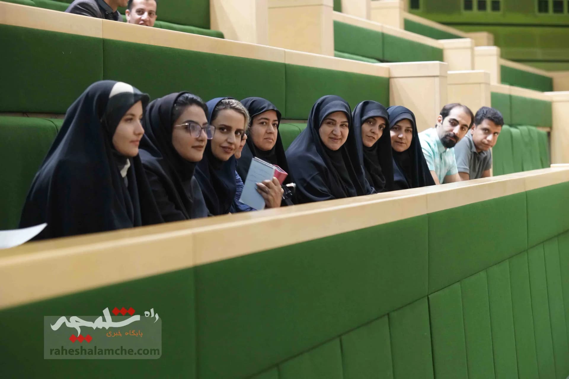 حاشیه متفاوت امروز مجلس شورای اسلامی با خبرنگاران +تصاویر — تصویر 30