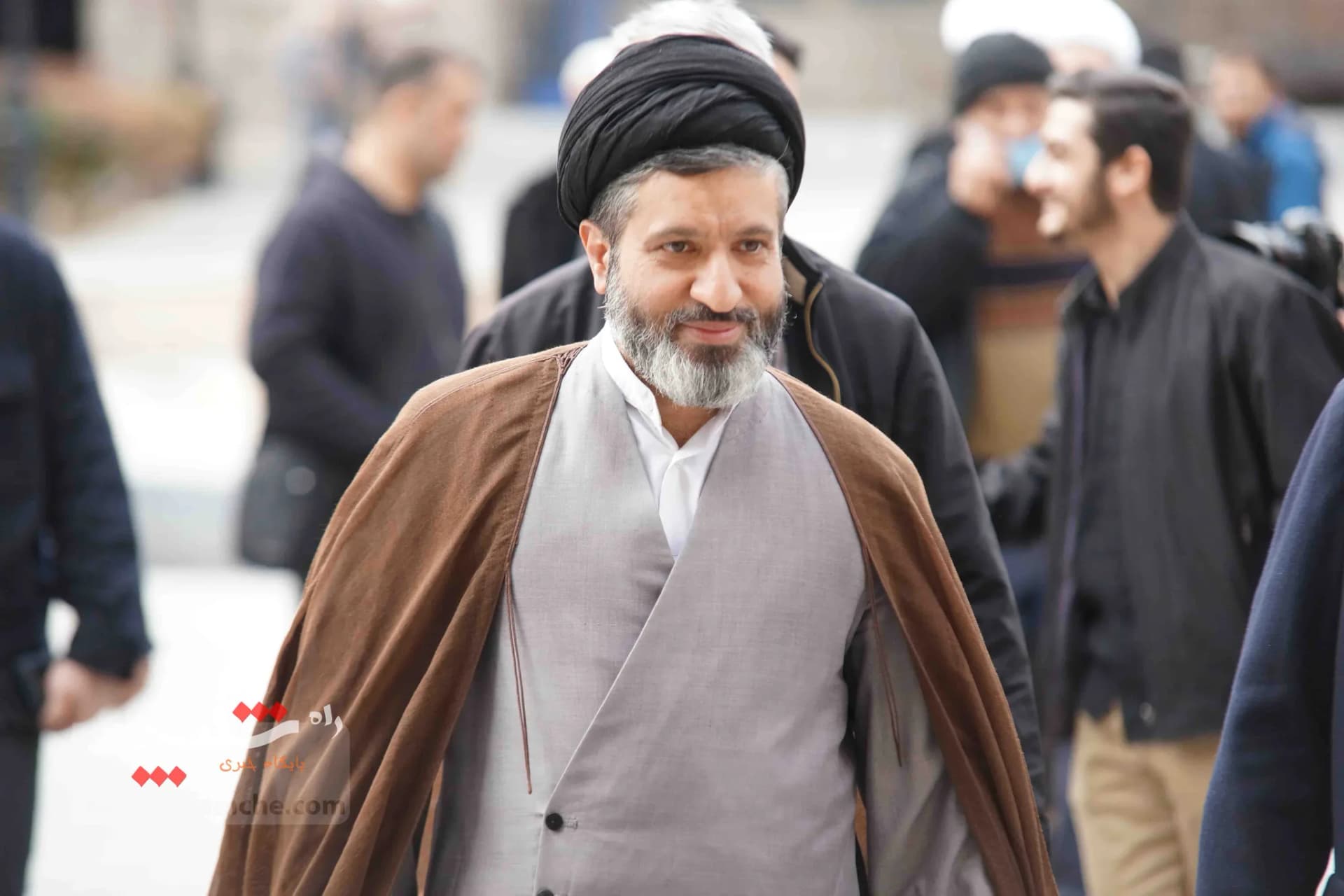 همه شخصیتهایی که در مراسم ترحیم آیتالله امام کاشانی حضور داشتند +تصاویر — تصویر 21