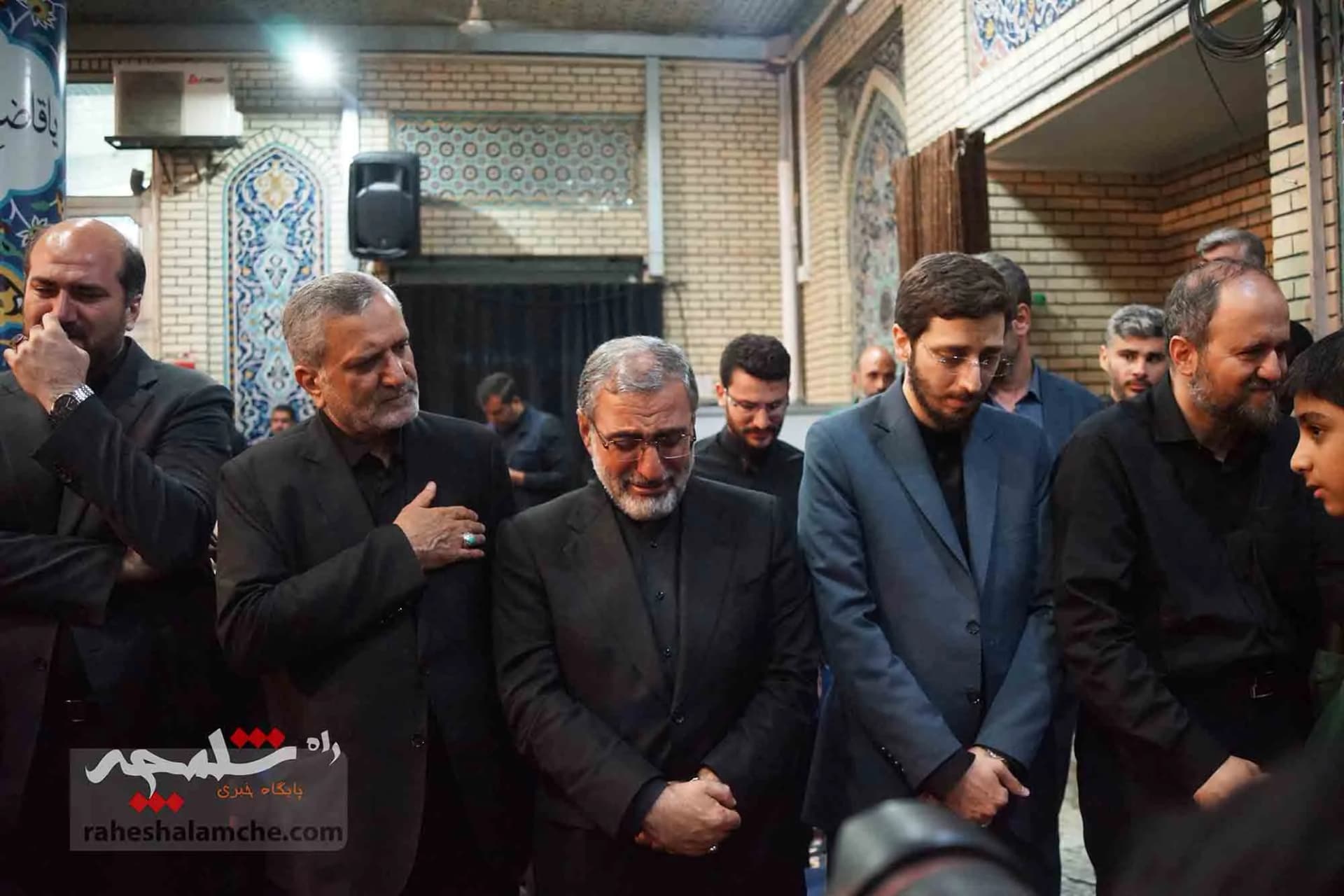 چه کسانی در مراسم گرامی‌داشت شهدای خدمت در مسجد ارک حضور داشتند؟ +تصاویر — تصویر 27