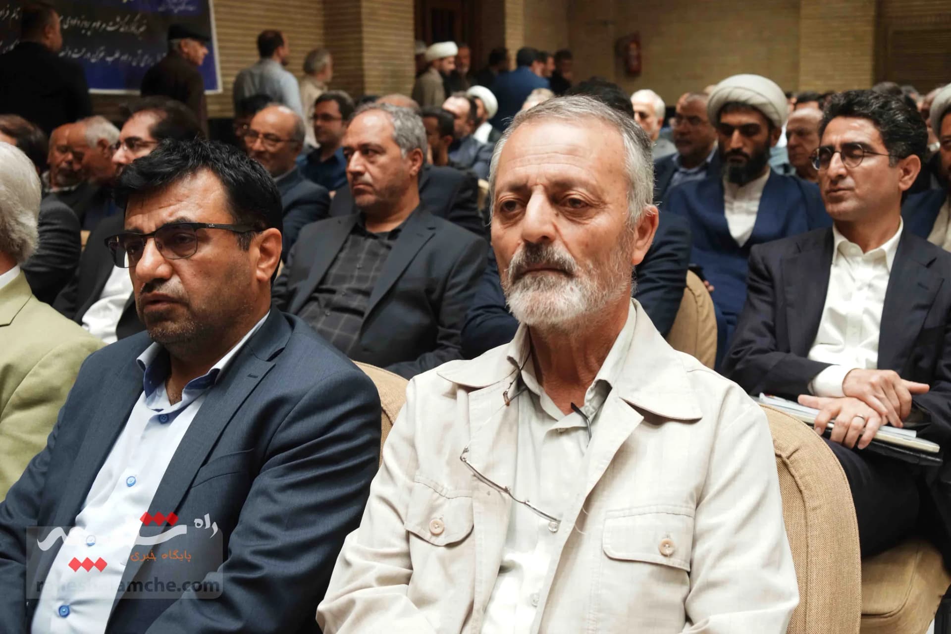 چرا احمدی‌نژاد در مراسم ختم مرحوم پرویز داودی حضور نداشت؟ +تصاویر — تصویر 47