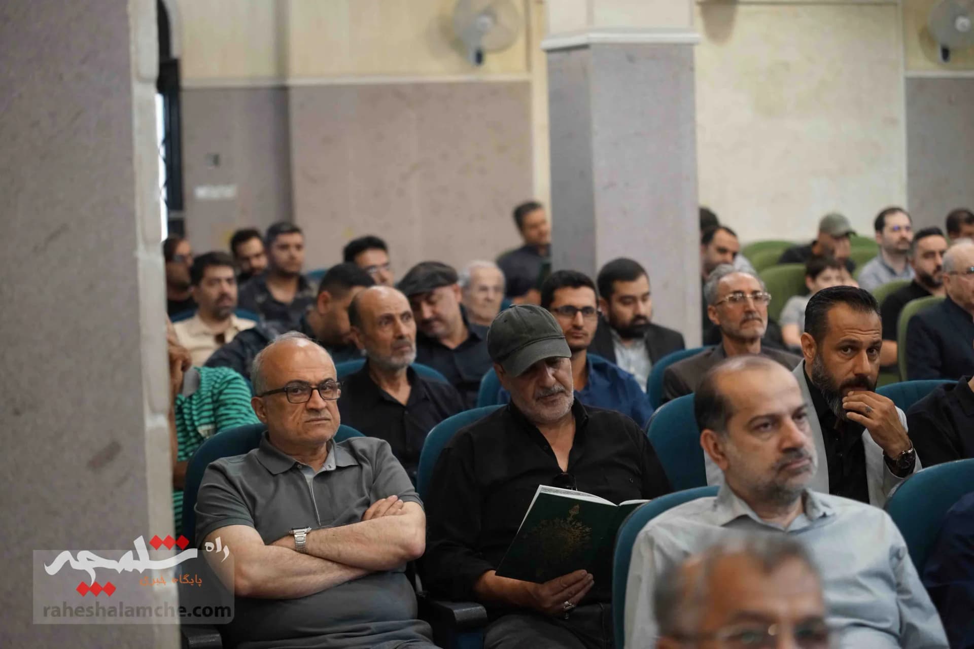 چه کسانی در مراسم ختم «سارا طاووسی» حضور داشتند؟ +تصاویر — تصویر 48