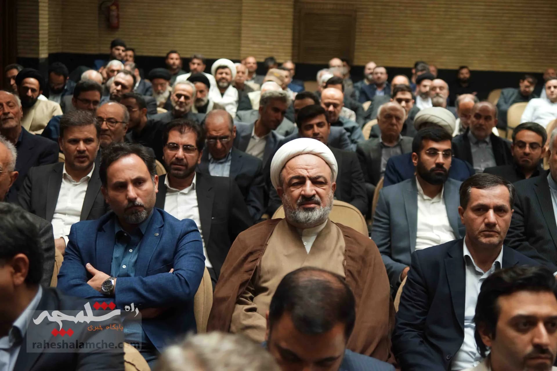چرا احمدی‌نژاد در مراسم ختم مرحوم پرویز داودی حضور نداشت؟ +تصاویر — تصویر 81