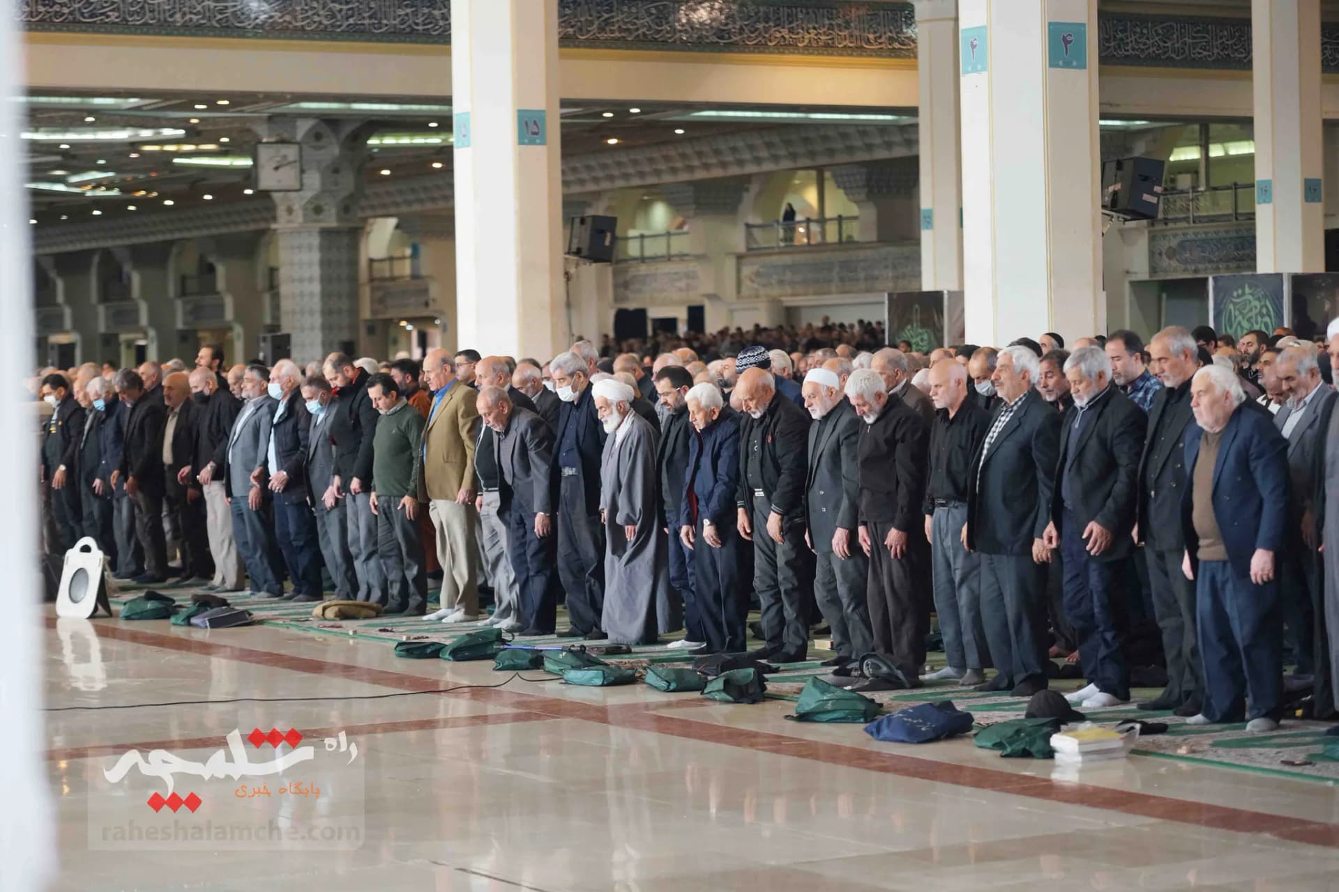 حضور پرشور دانش آموزان نمازگزار این هفته نماز جمعه تهران +تصاویر — تصویر 59