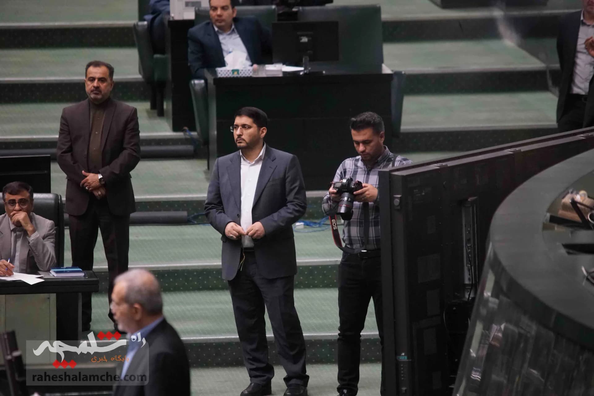 پزشکیان با حضور در خانه ملت، لایحه بودجه 1404 را تقدیم مجلس کرد +تصاویر — تصویر 26