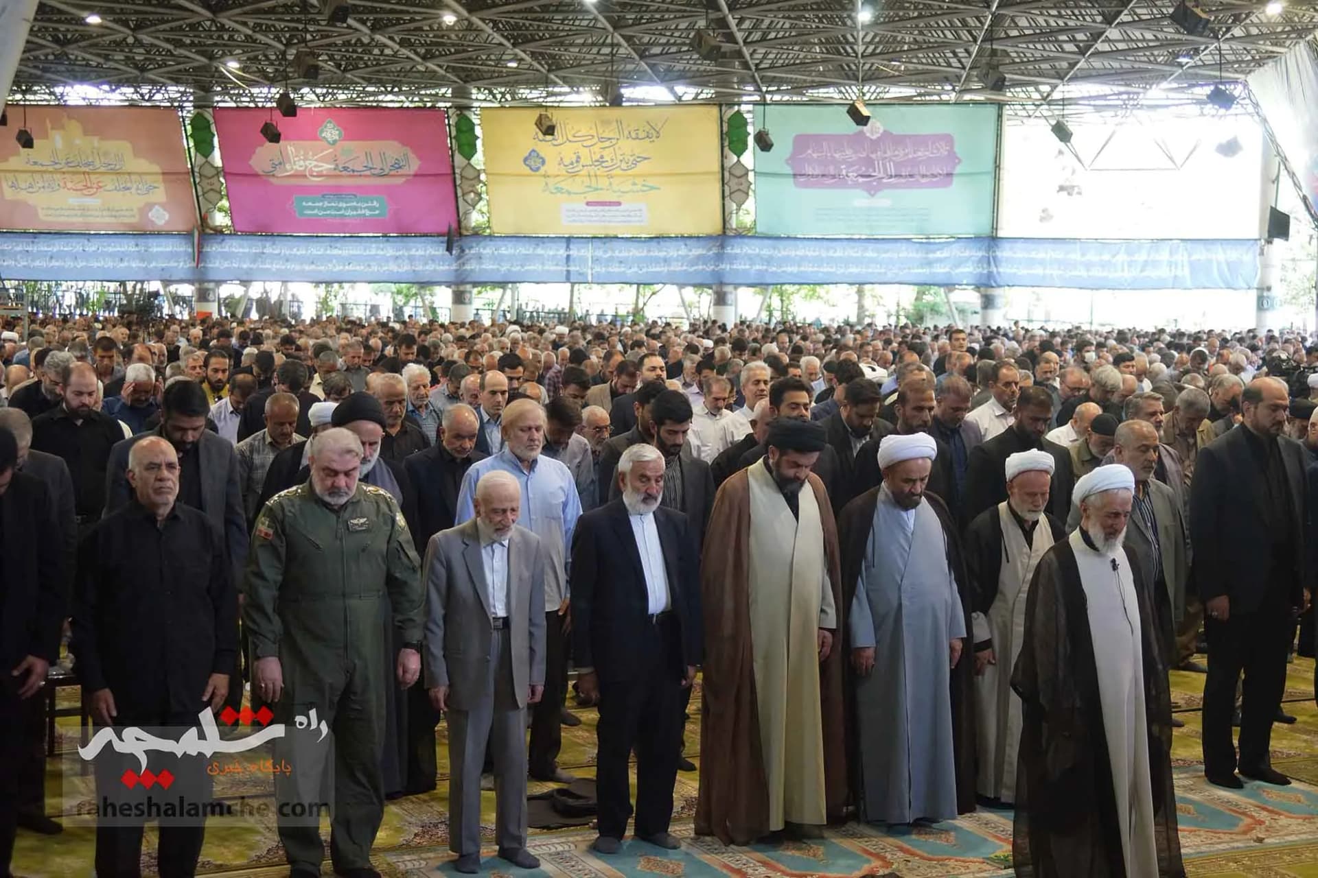 نماز جمعه این هفته تهران به امامت صدیقی برگزار شد +تصاویر — تصویر 49