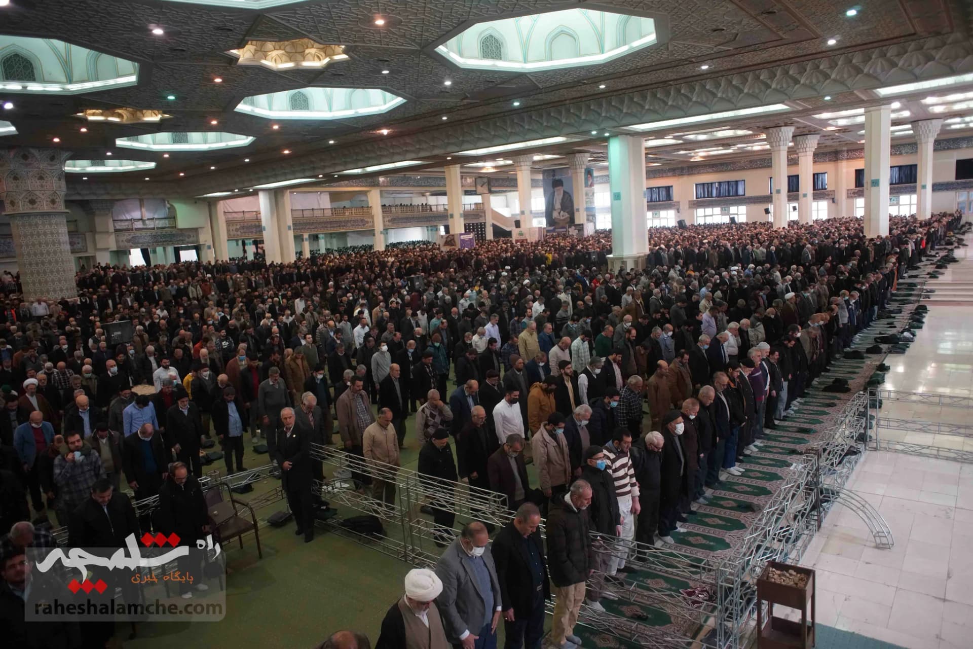 حضور پررنگ جوانان و نوجوانان در نماز جمعه تهران +تصاویر — تصویر 52