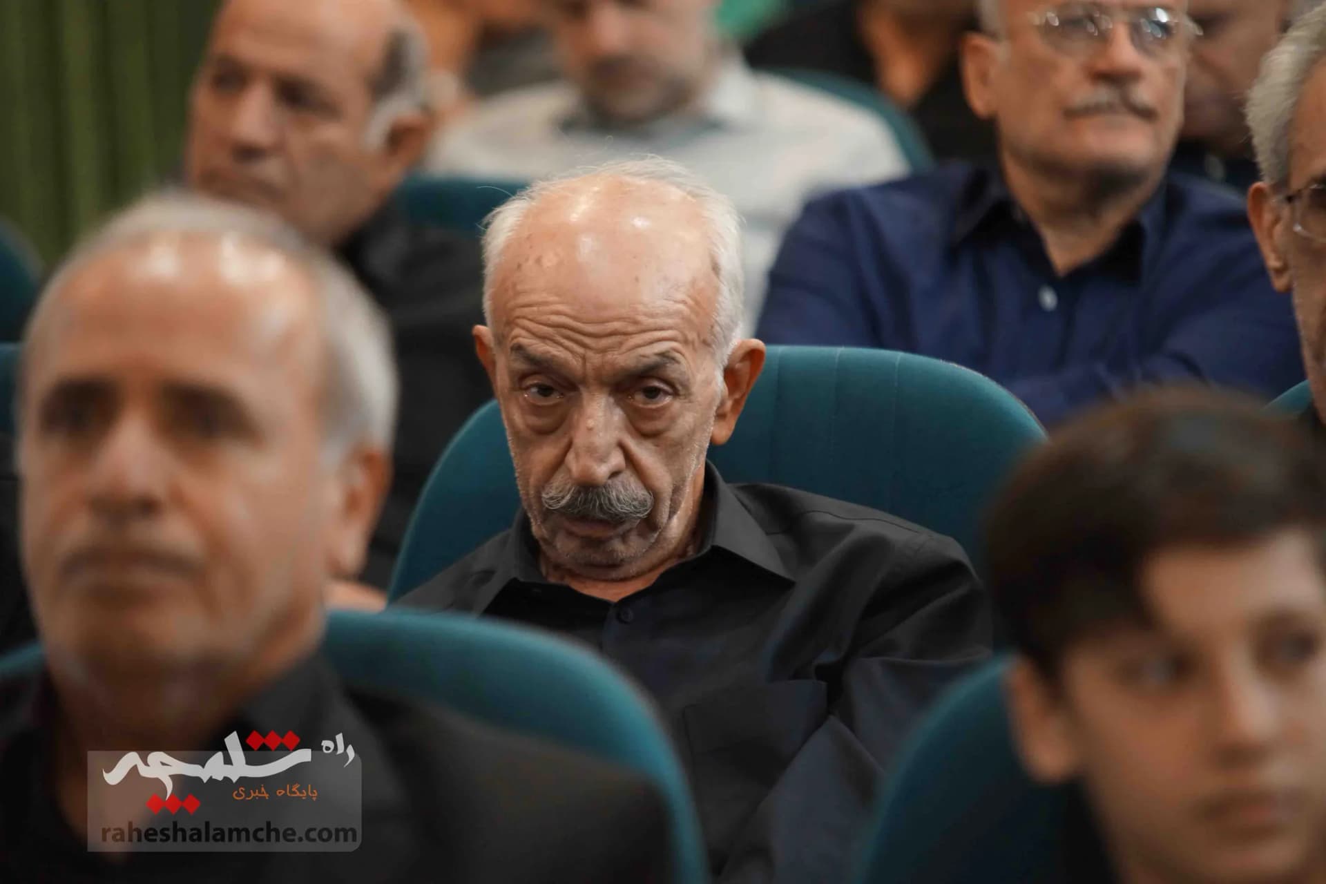 چه کسانی در مراسم ختم «سارا طاووسی» حضور داشتند؟ +تصاویر — تصویر 62