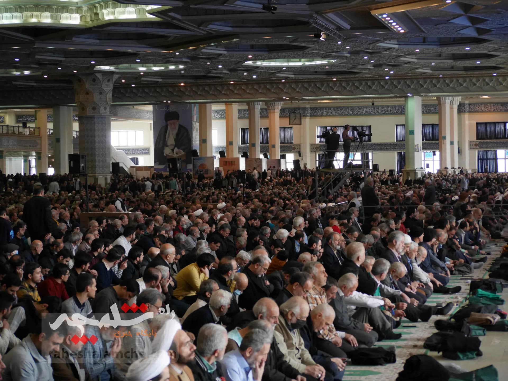اولین نماز جمعه تهران در ماه مبارک رمضان برگزار شد +تصاویر — تصویر 42