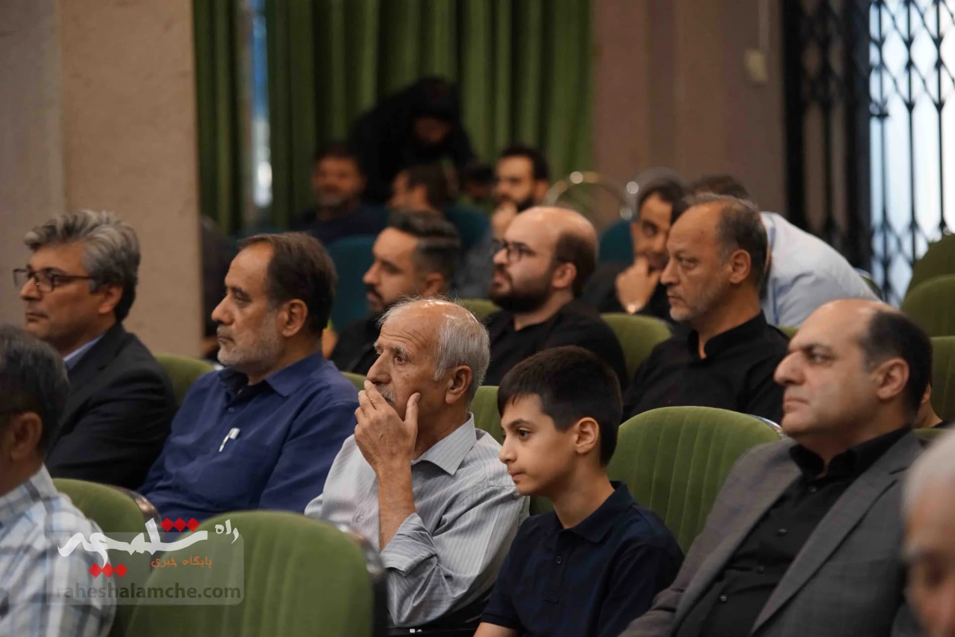 چه کسانی در مراسم ختم «سارا طاووسی» حضور داشتند؟ +تصاویر — تصویر 43