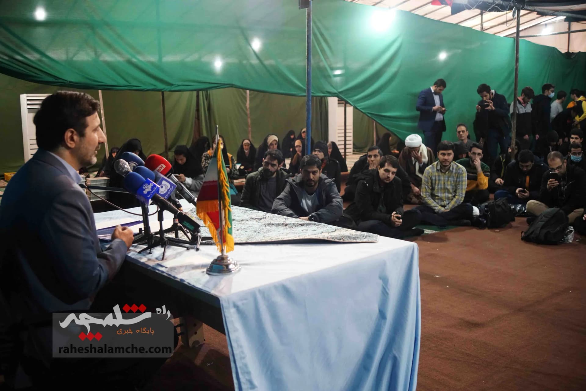 نشست صمیمی طحان‌نظیف با دانشجویان دانشگاه صنعتی شریف +تصاویر — تصویر 11