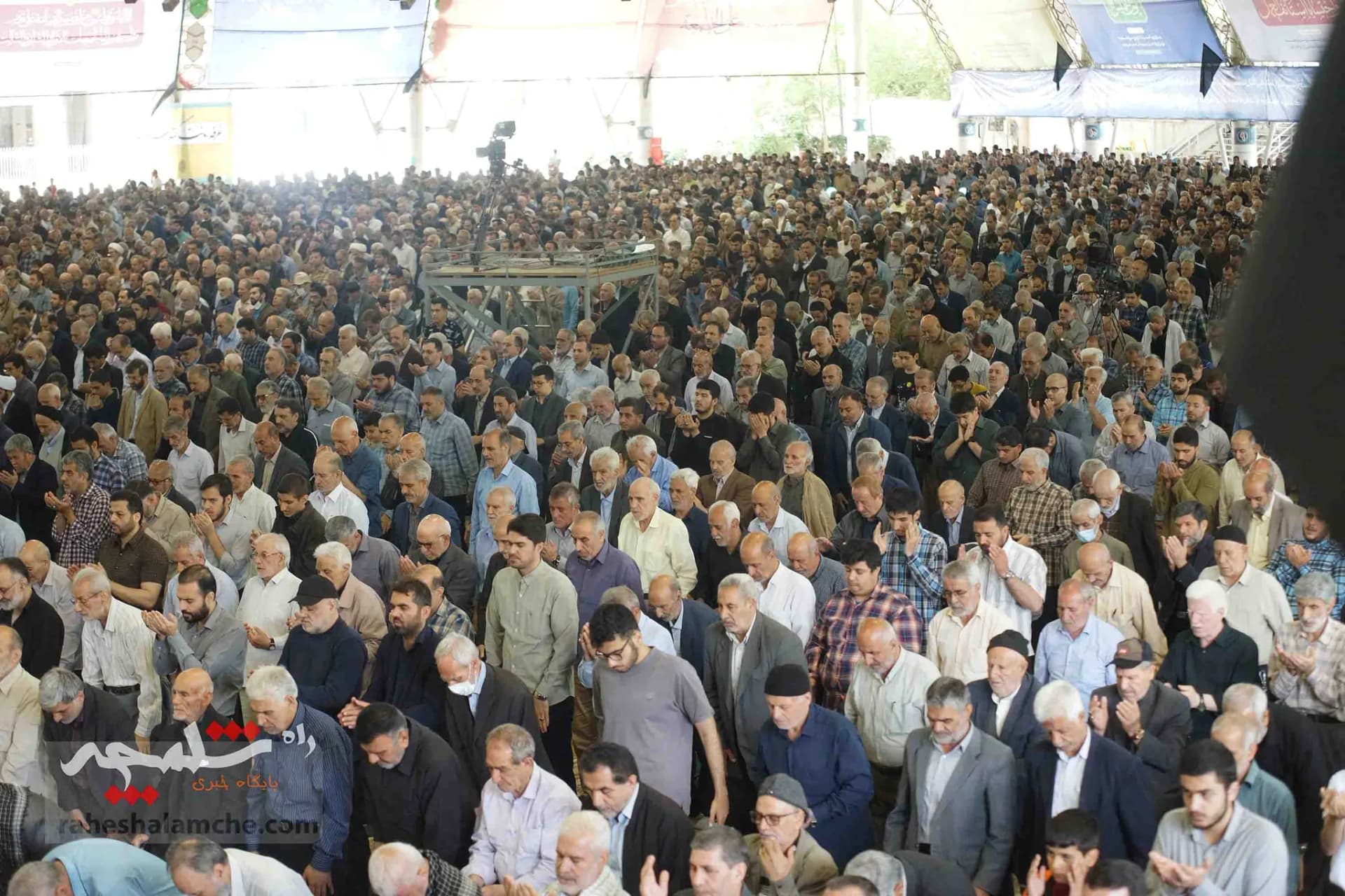 نماز جمعه این هفته تهران به امامت ابوترابی‌فرد برگزار شد +تصاویر — تصویر 52