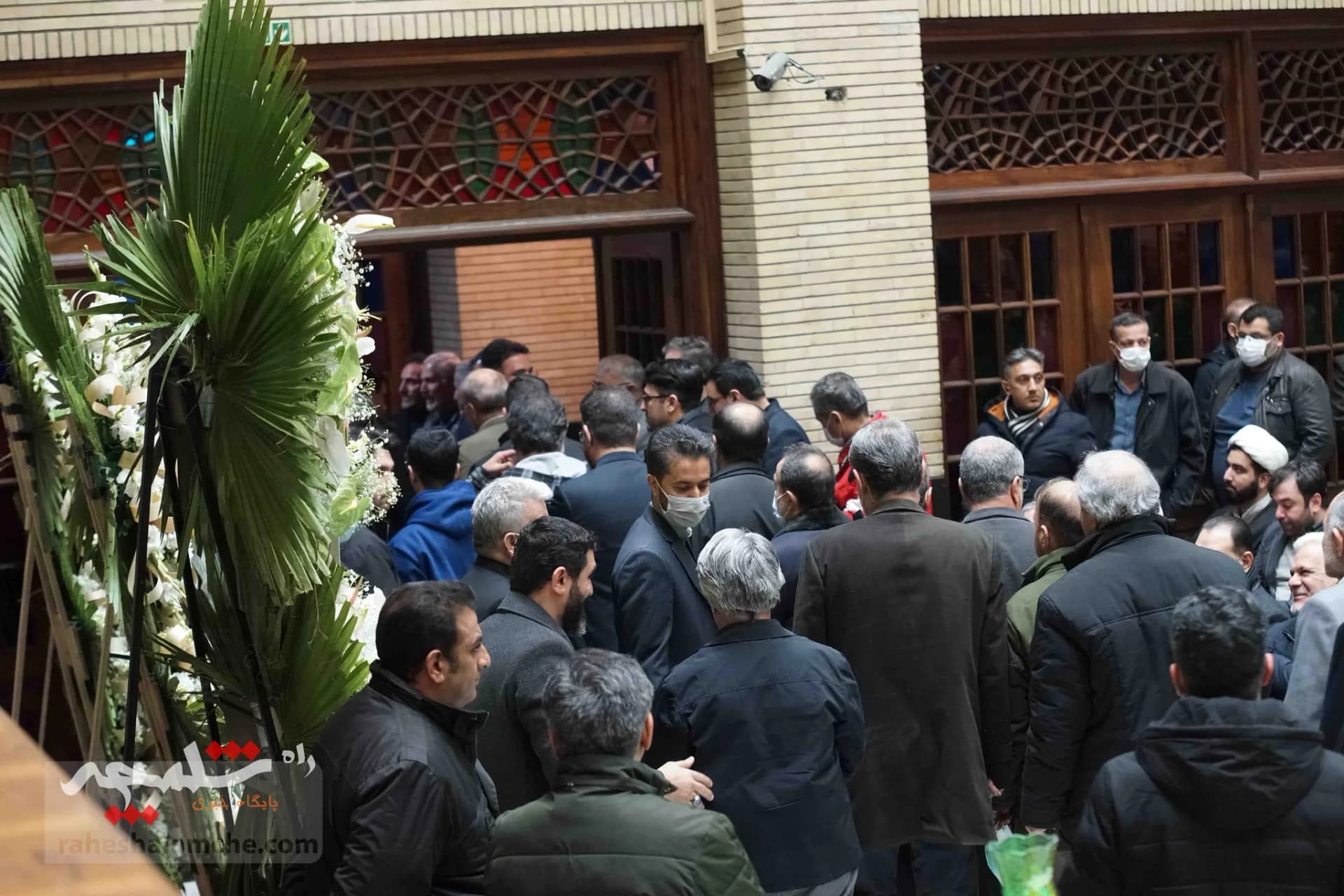 چه کسانی در مجلس ترحیم پدر مدیرعامل شرکت دخانیات کشور حضور داشتند؟ +تصاویر — تصویر 23