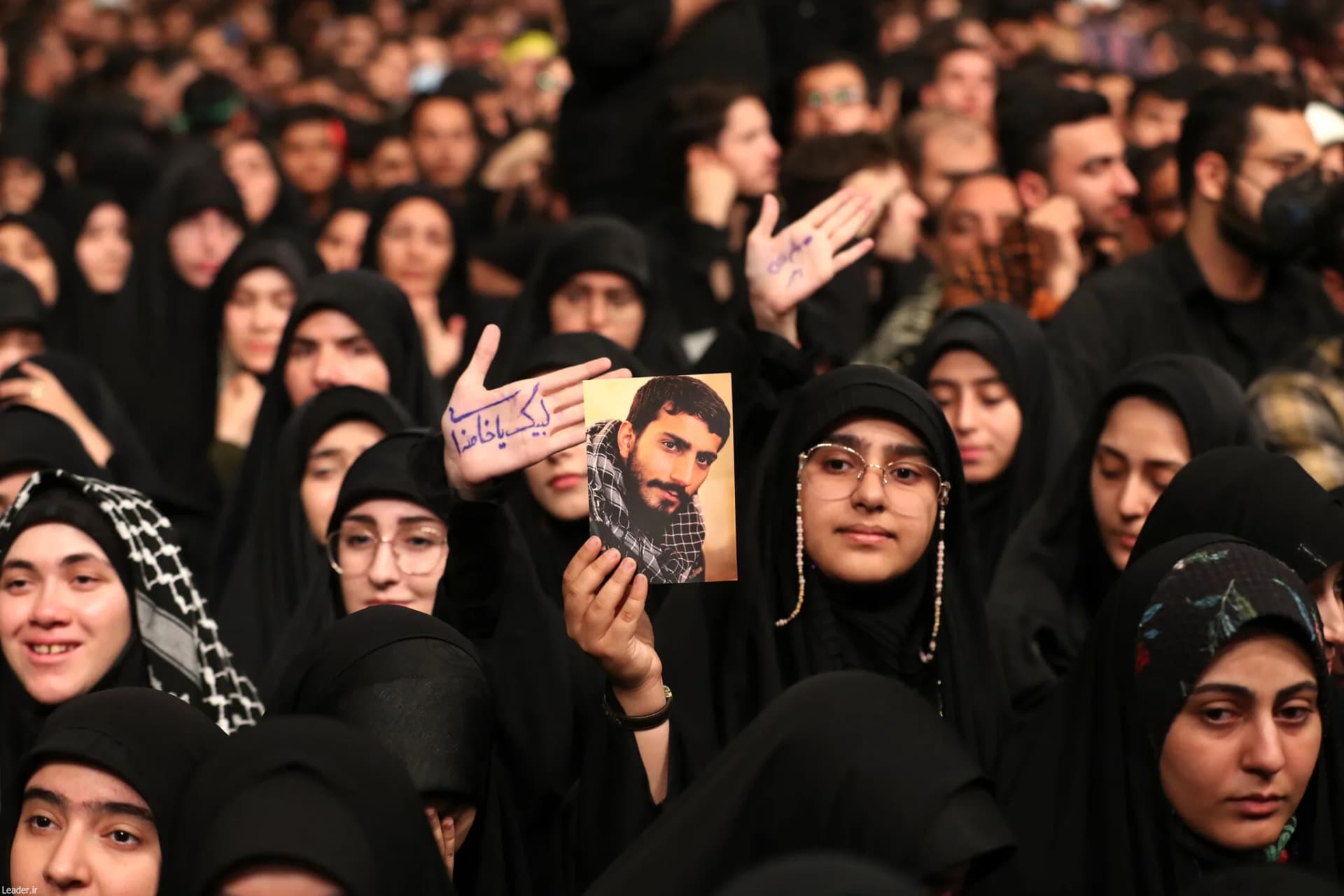 گزارش تصویری عزاداری هیئت‌های دانشجویی در حضور رهبر انقلاب — تصویر 3