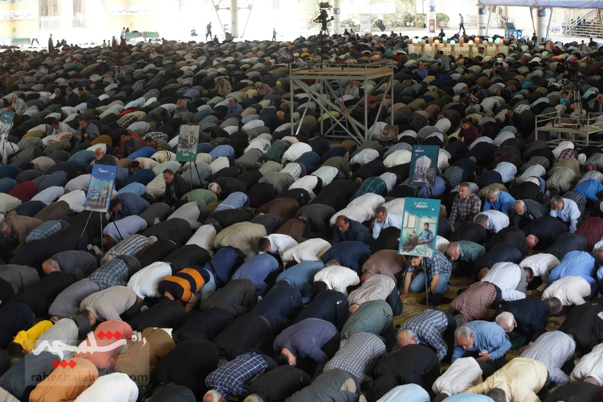 نمازجمعه 5 آبان تهران برگزار شد +تصاویر — تصویر 16