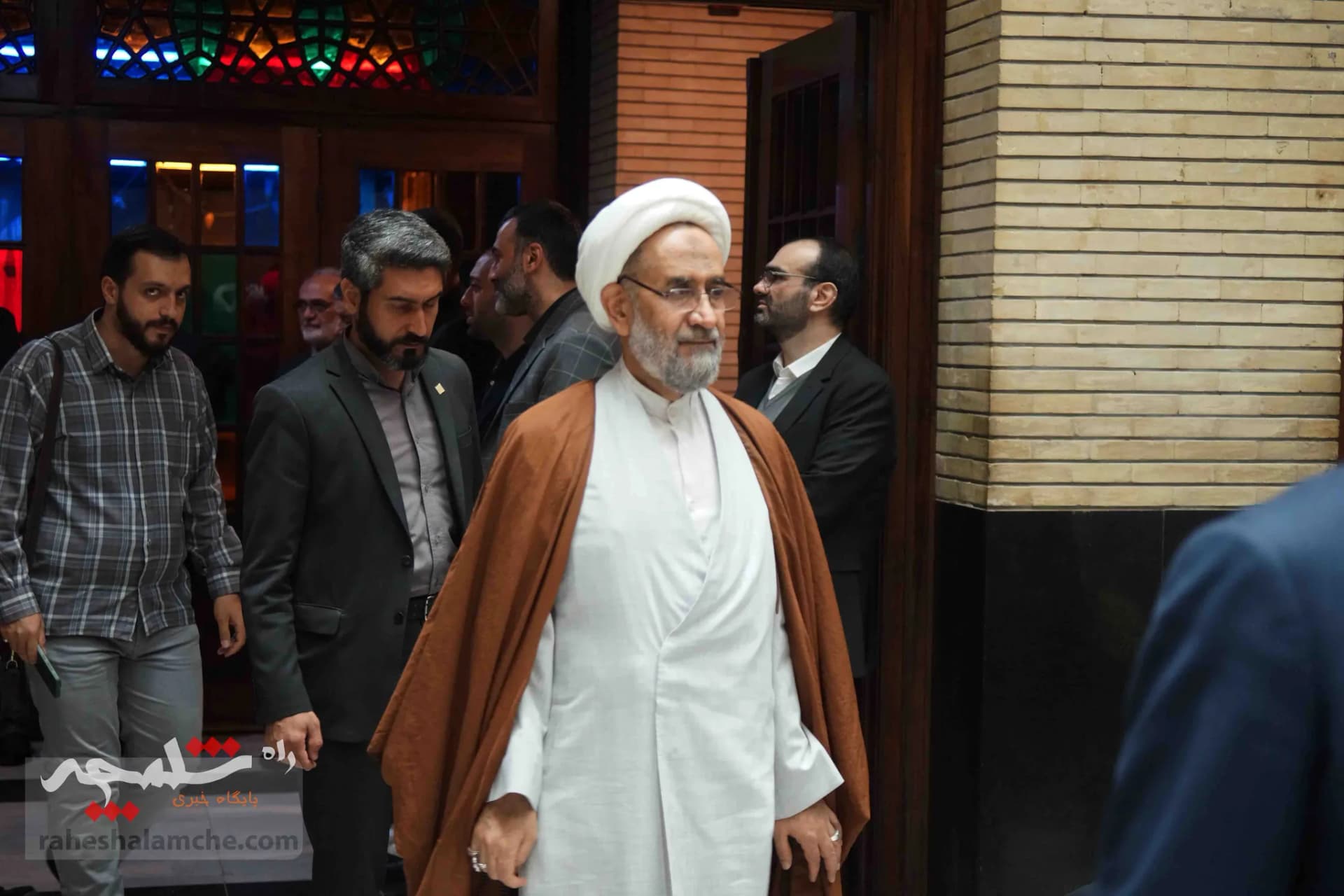 چرا احمدی‌نژاد در مراسم ختم مرحوم پرویز داودی حضور نداشت؟ +تصاویر — تصویر 8