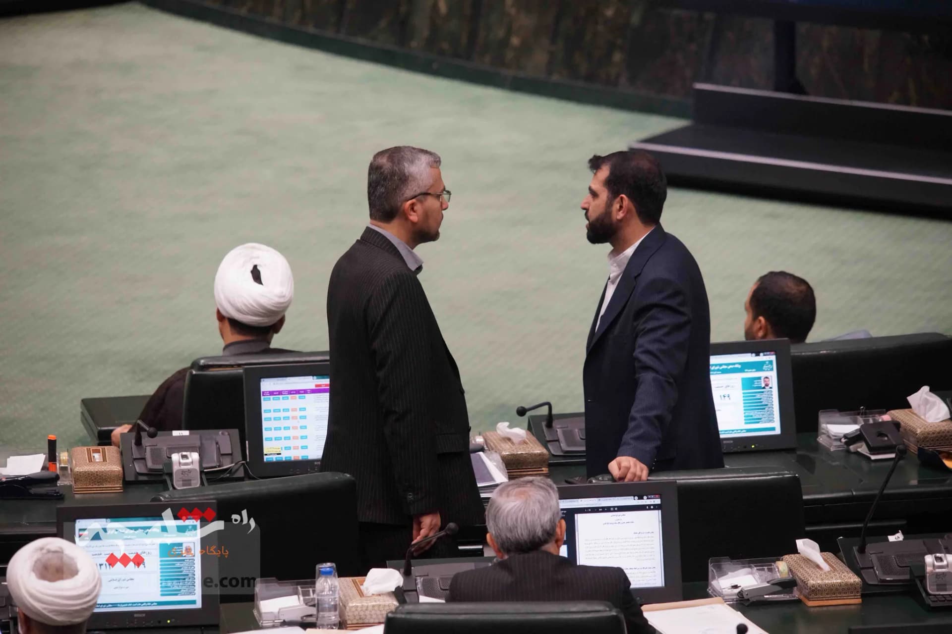 پزشکیان با حضور در خانه ملت، لایحه بودجه 1404 را تقدیم مجلس کرد +تصاویر — تصویر 17