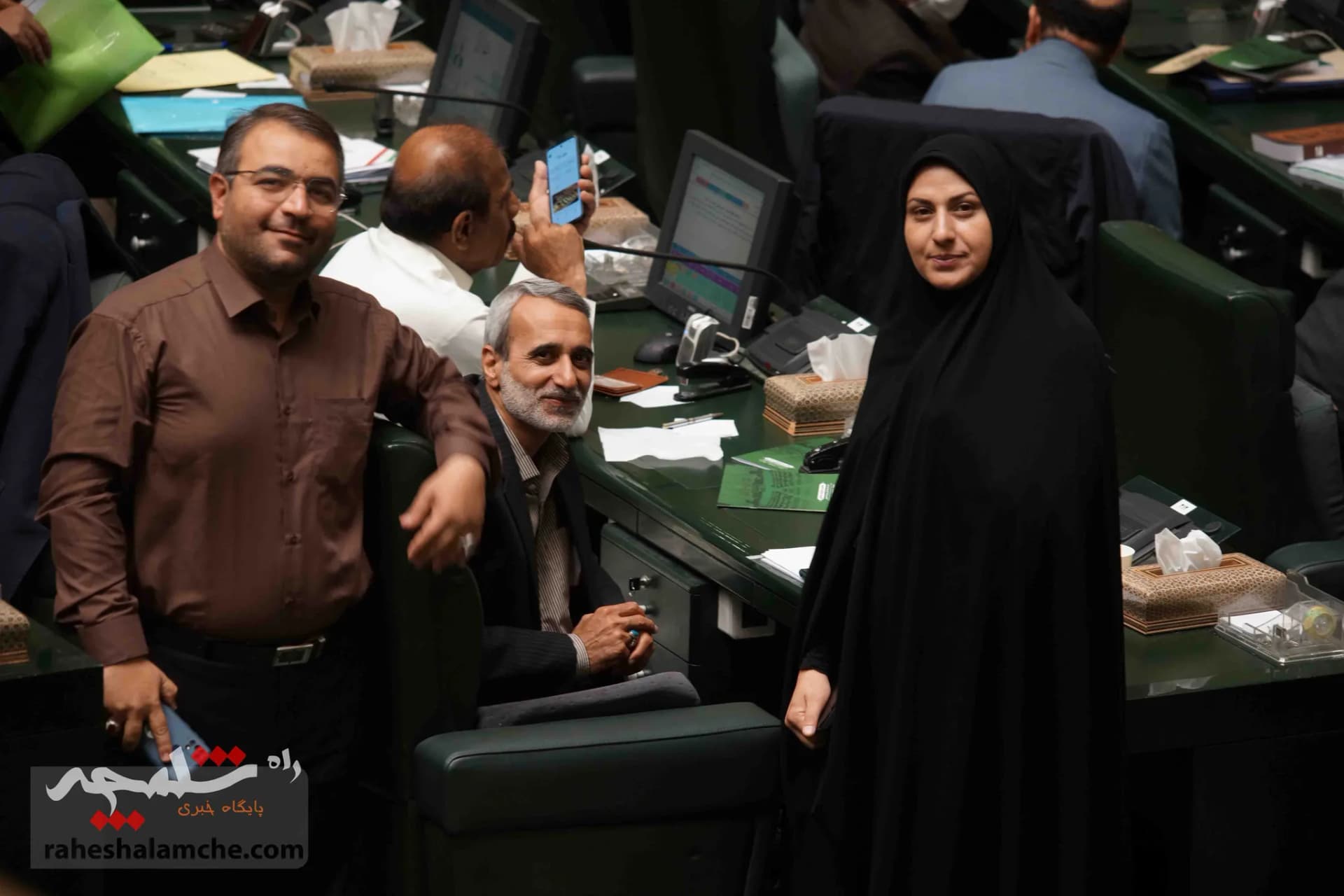 خبرنگاران در مجلس شورای اسلامی(یکشنبه 15 مرداد) +تصاویر — تصویر 8