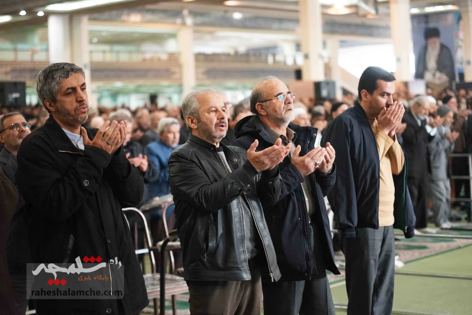 تصاویر نماز جمعه تهران در اولین روز زمستان 1402 — تصویر 48