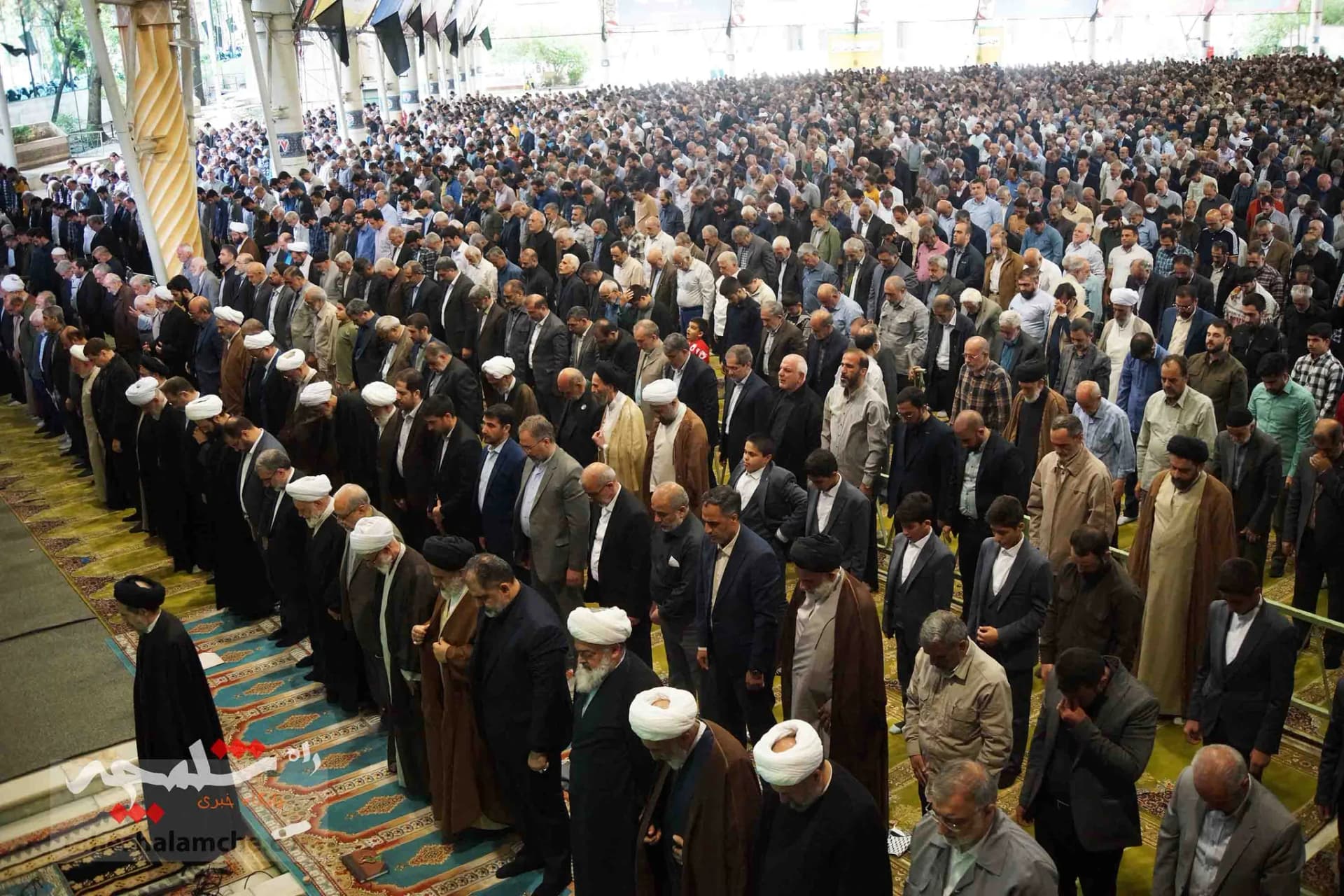 نماز جمعه این هفته تهران به امامت ابوترابی‌فرد برگزار شد +تصاویر — تصویر 53
