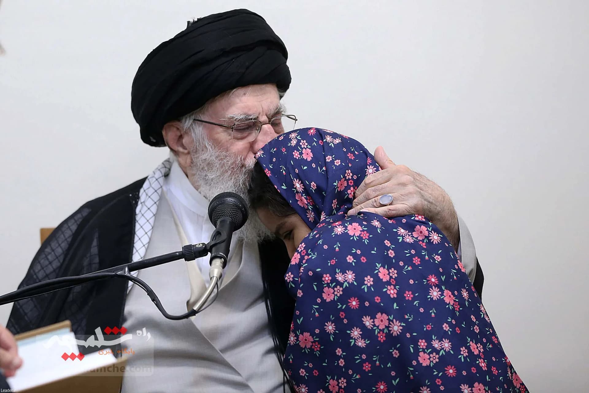 دیدار خانواده‌های شهدای شرارت اخیر رژیم صهیونیستی با رهبر انقلاب +تصاویر — تصویر 2