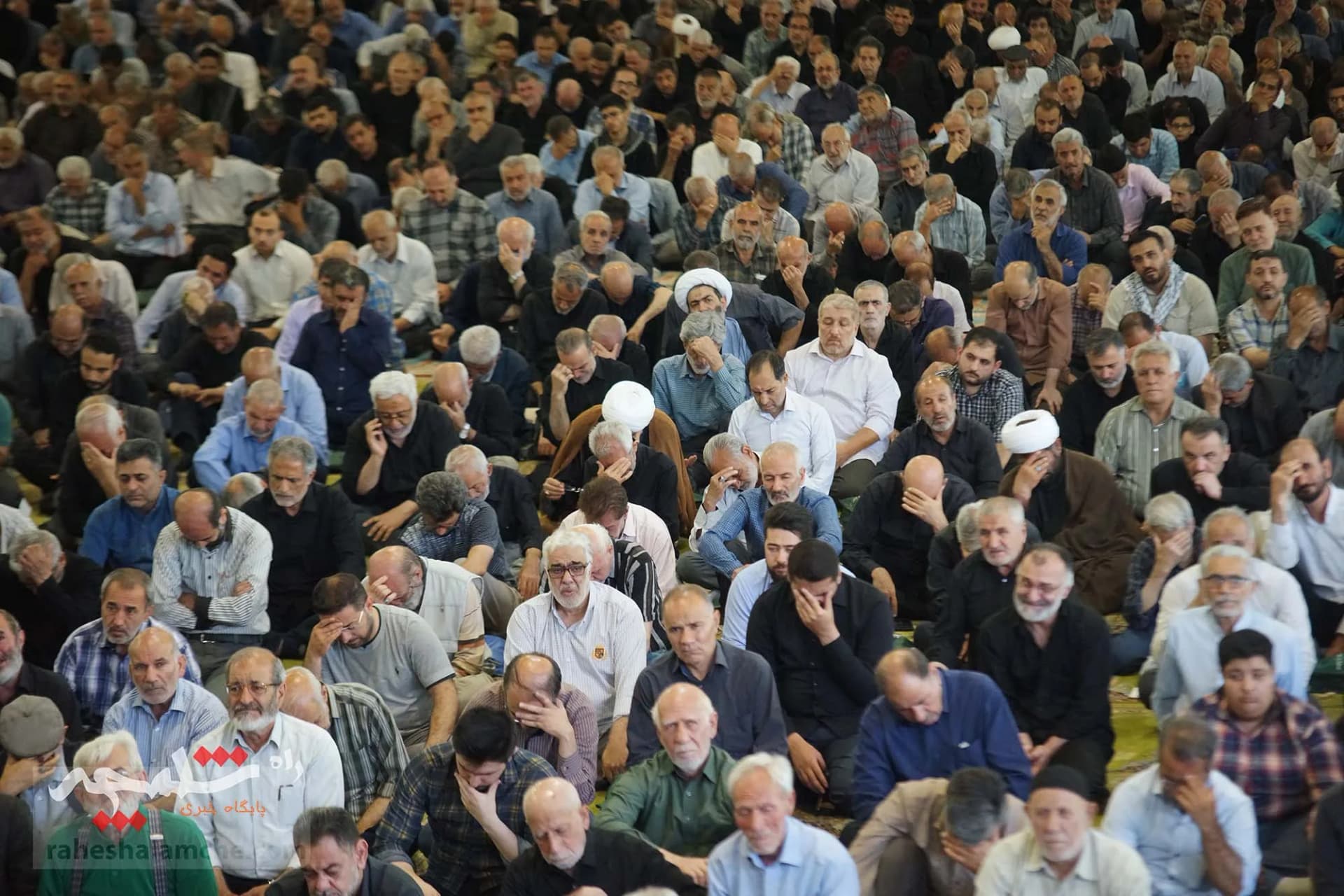 نماز جمعه این هفته تهران به امامت صدیقی برگزار شد +تصاویر — تصویر 45