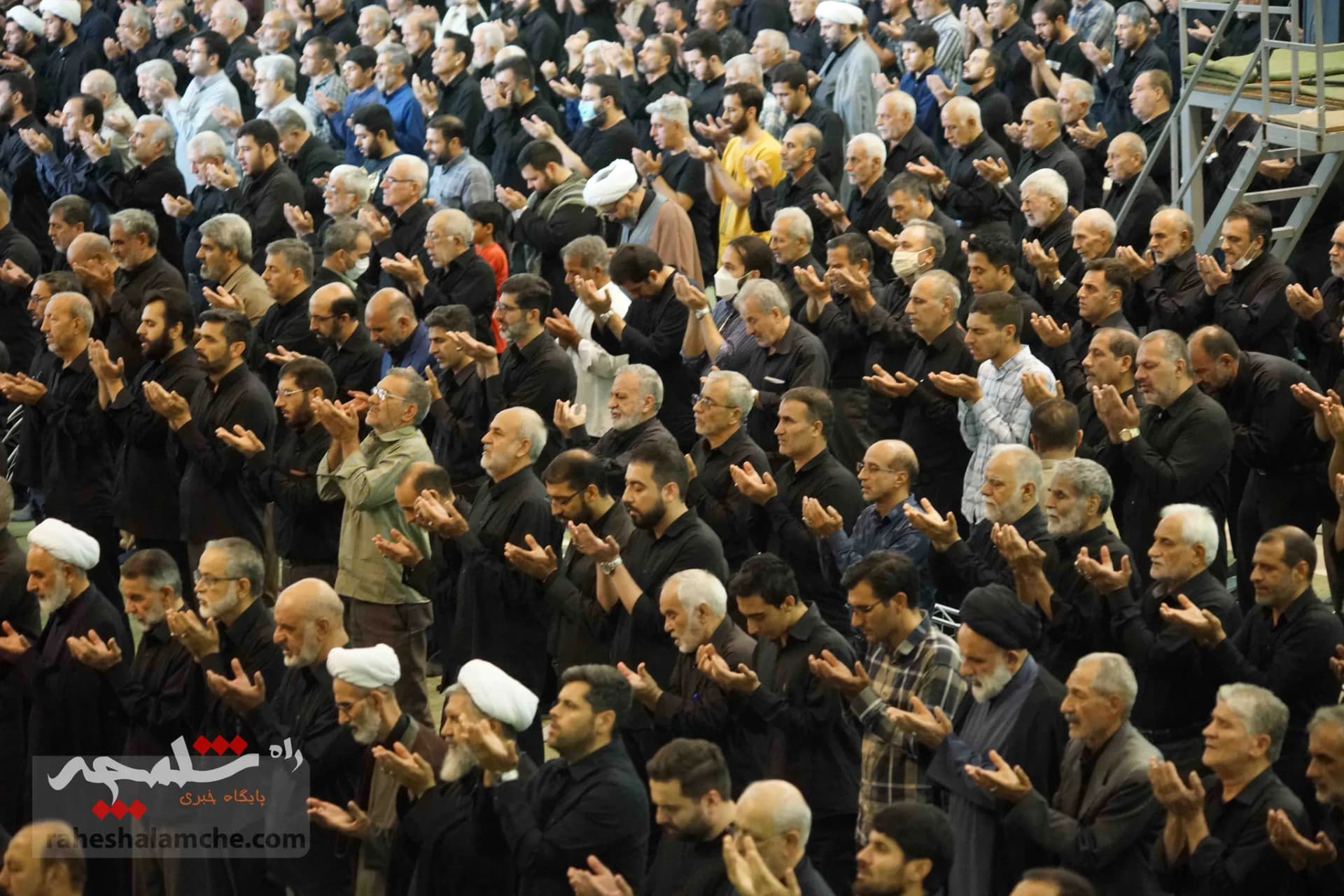نمازجمعه این هفته تهران برگزار شد +تصاویر — تصویر 48