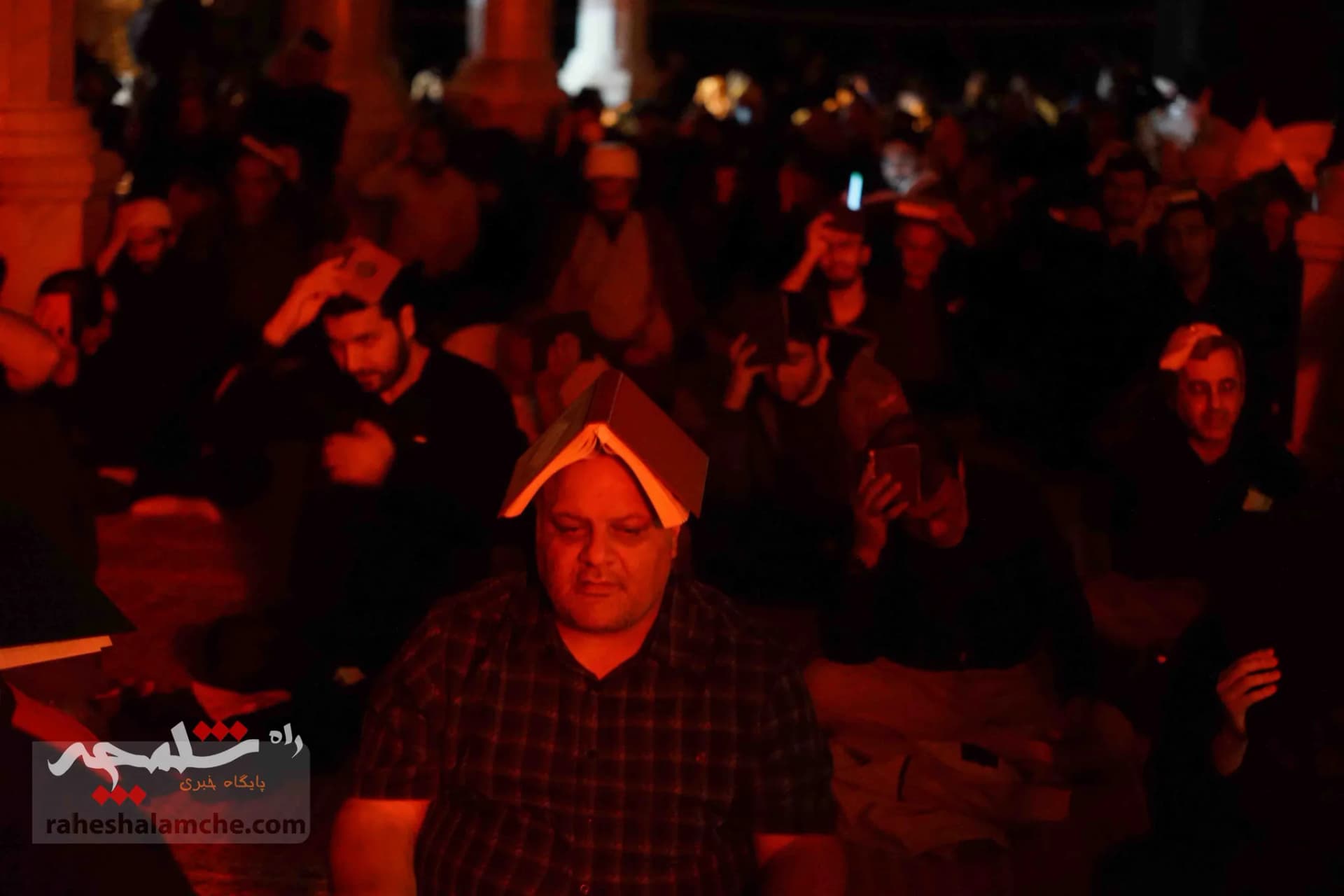 گزارش تصویری مراسم شب قدر و وداع با شهید گمنام در مدرسه عالی شهید مطهری — تصویر 74