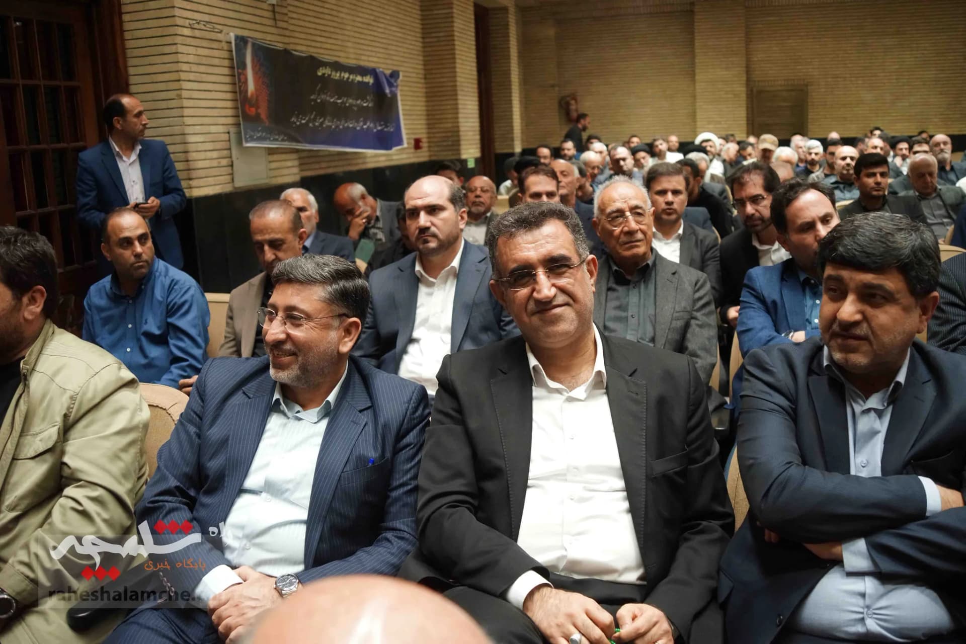 چرا احمدی‌نژاد در مراسم ختم مرحوم پرویز داودی حضور نداشت؟ +تصاویر — تصویر 79