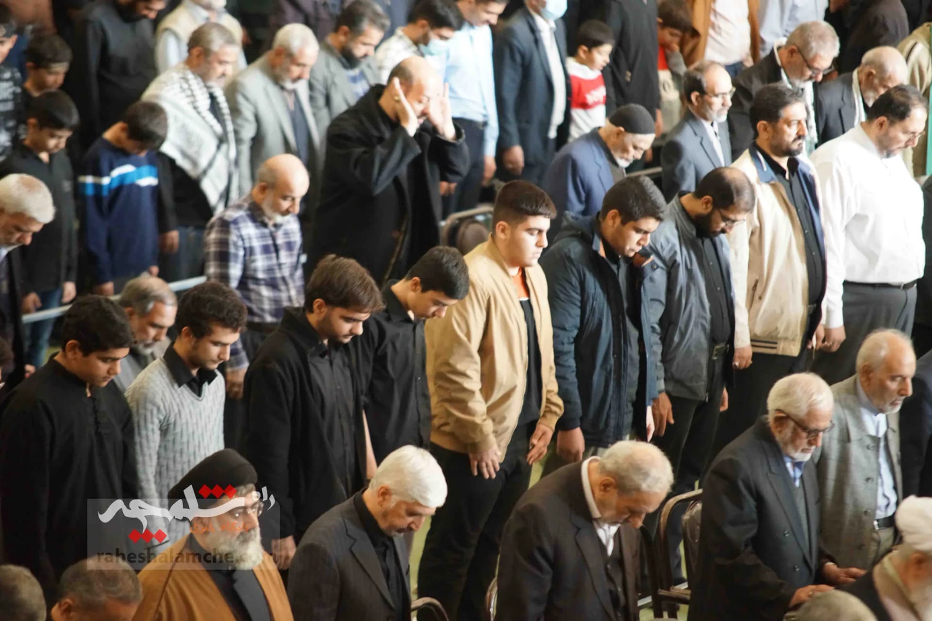 حضور پرشور دانش آموزان نمازگزار این هفته نماز جمعه تهران +تصاویر — تصویر 49