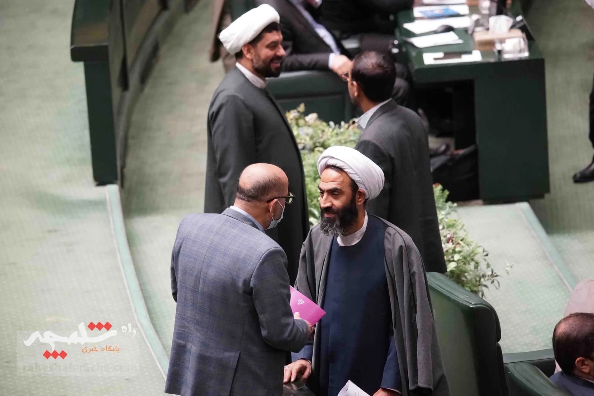 گام بزرگ امروز مجلس برای دفاع از حقوق زنان +تصاویر — تصویر 11