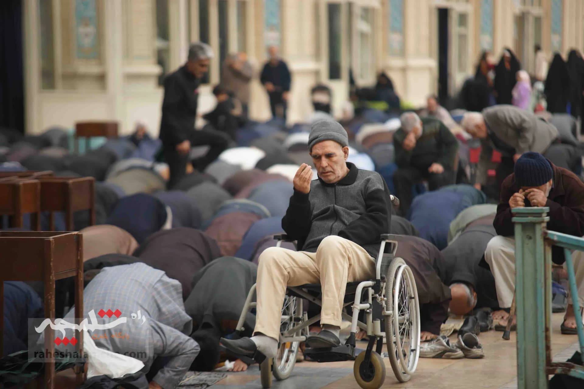 تصاویر نماز جمعه تهران در اولین روز زمستان 1402 — تصویر 51