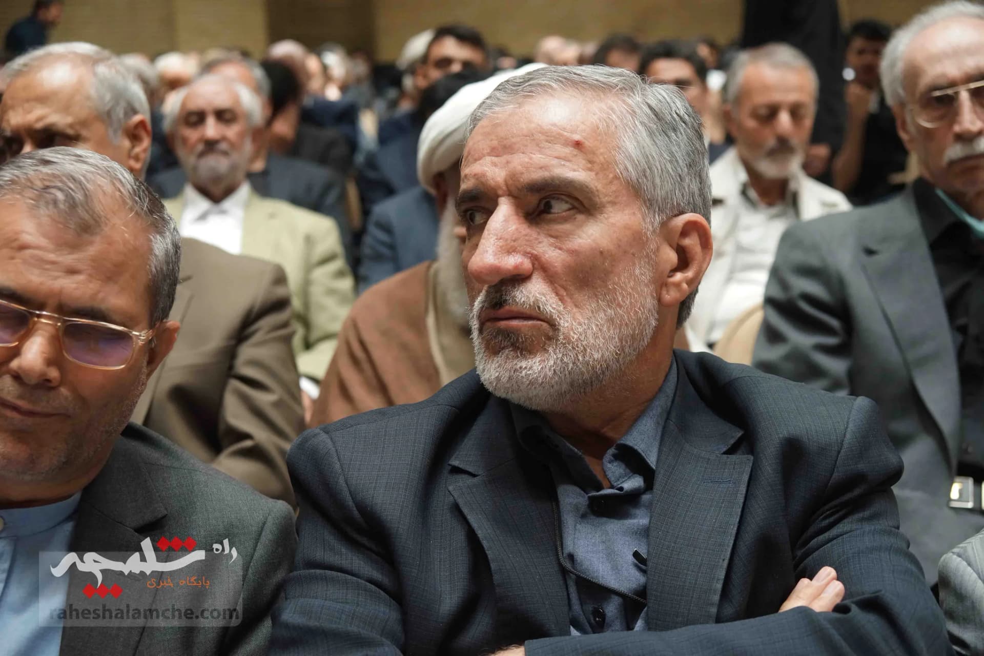 چرا احمدی‌نژاد در مراسم ختم مرحوم پرویز داودی حضور نداشت؟ +تصاویر — تصویر 59