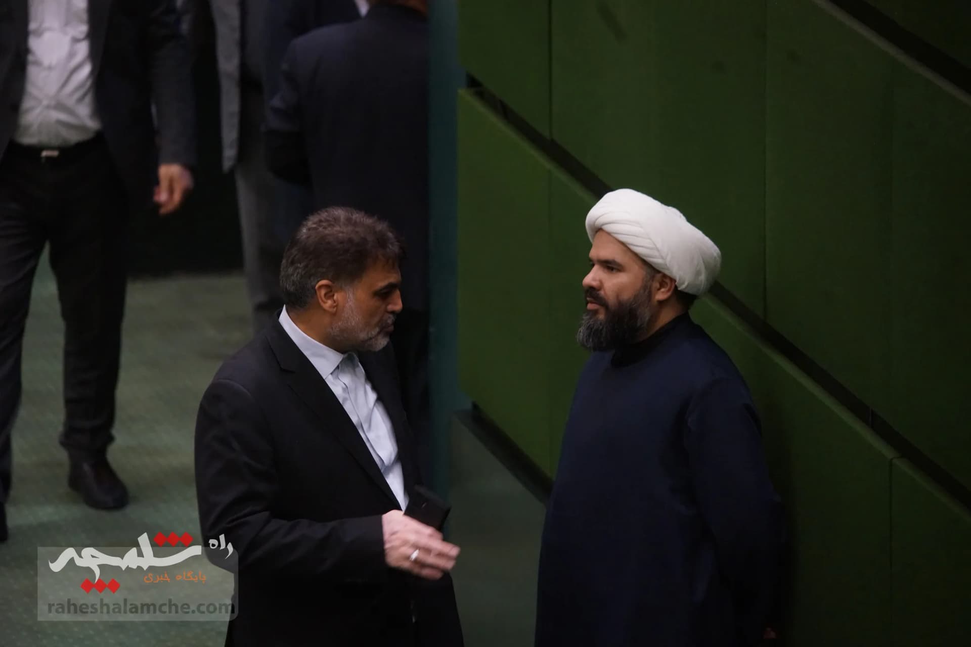 ماجرای پخش شبنامه علیه صالحی امیری در صحن علنی مجلس + تصاویر — تصویر 8