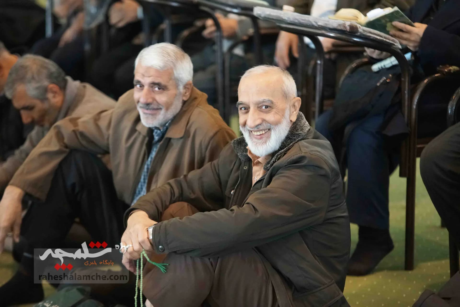 تصاویر نماز جمعه تهران در اولین روز زمستان 1402 — تصویر 17