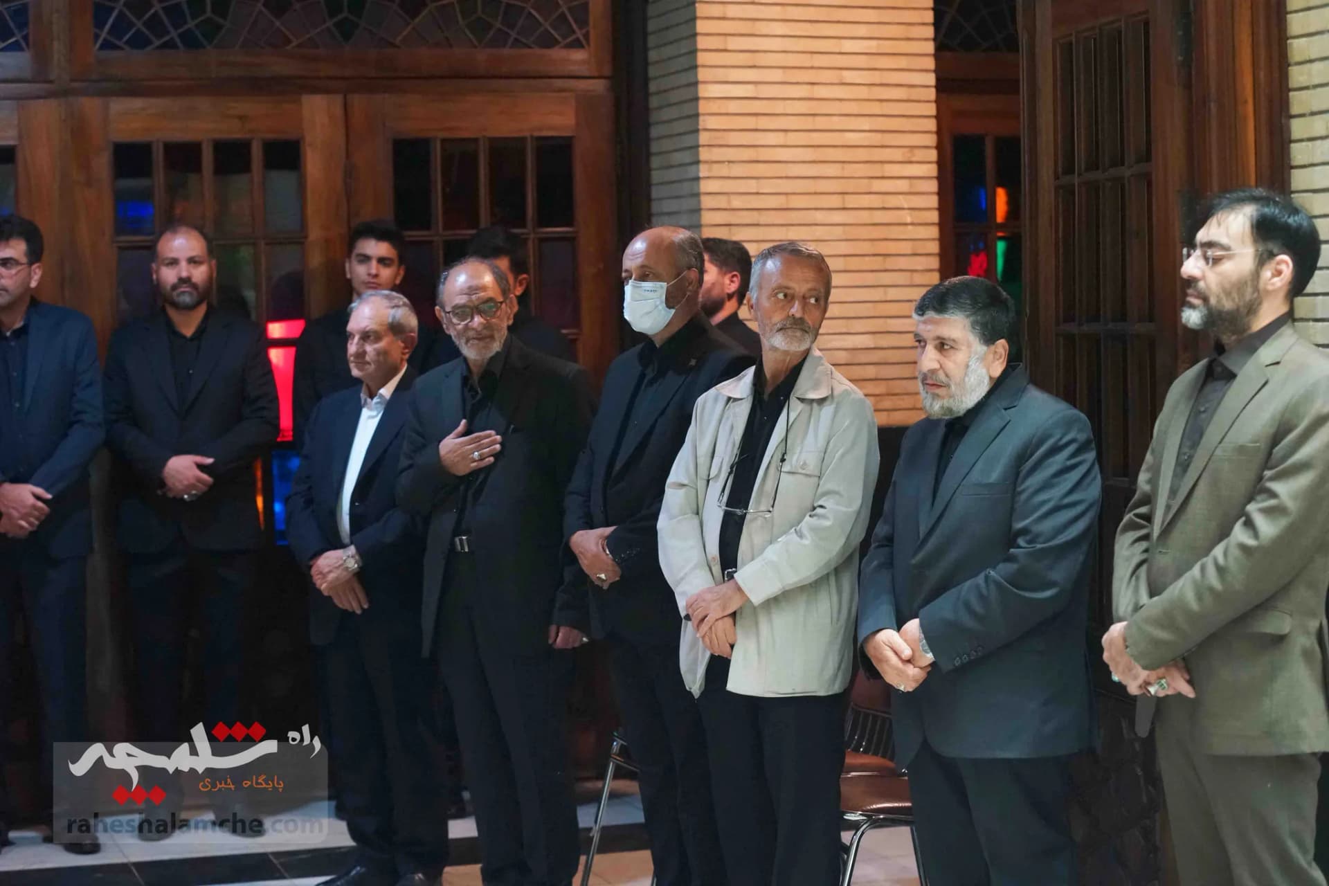همه شخصیتهایی که در مراسم ختم مادر زریبافان شرکت کرده بودند +تصاویر — تصویر 4