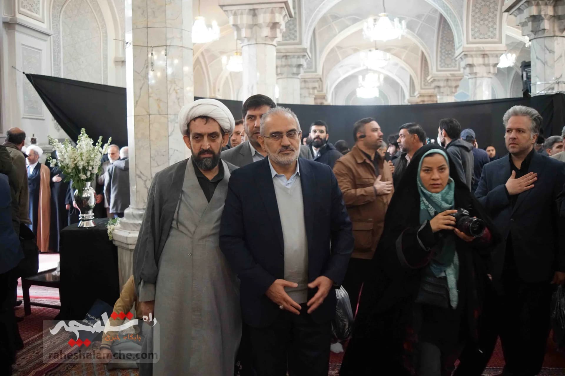 تشییع پیکر آیتالله امامی کاشانی +تصاویر — تصویر 19