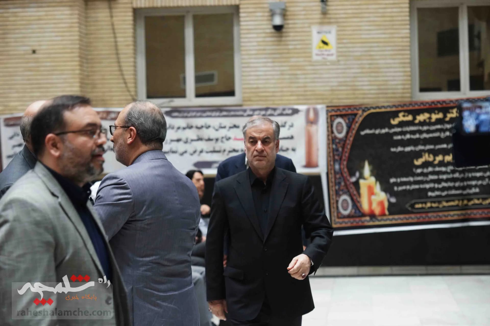 مراسم ختم مادر همسر منوچهر متکی چه خبر بود؟ +تصاویر کامل — تصویر 125