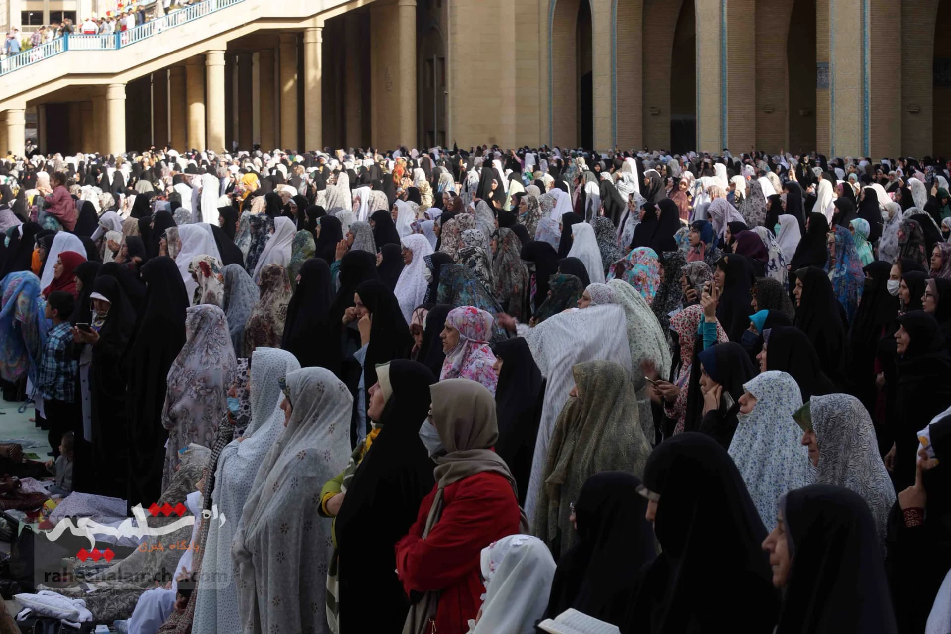 تصاویر اختصاصی راه شلمچه از بزرگترین نماز عید فطر در مصلی تهران — تصویر 16