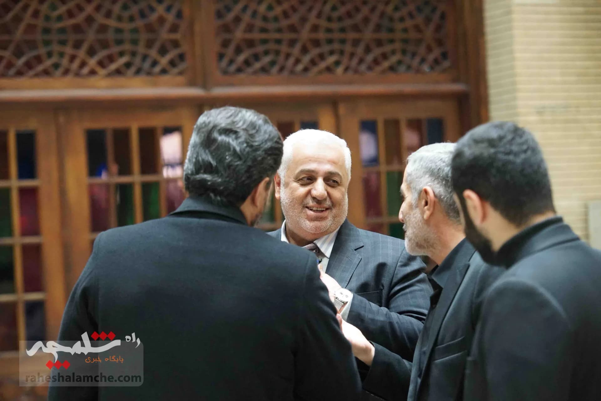 چه کسانی در مجلس ترحیم پدر مدیرعامل شرکت دخانیات کشور حضور داشتند؟ +تصاویر — تصویر 7
