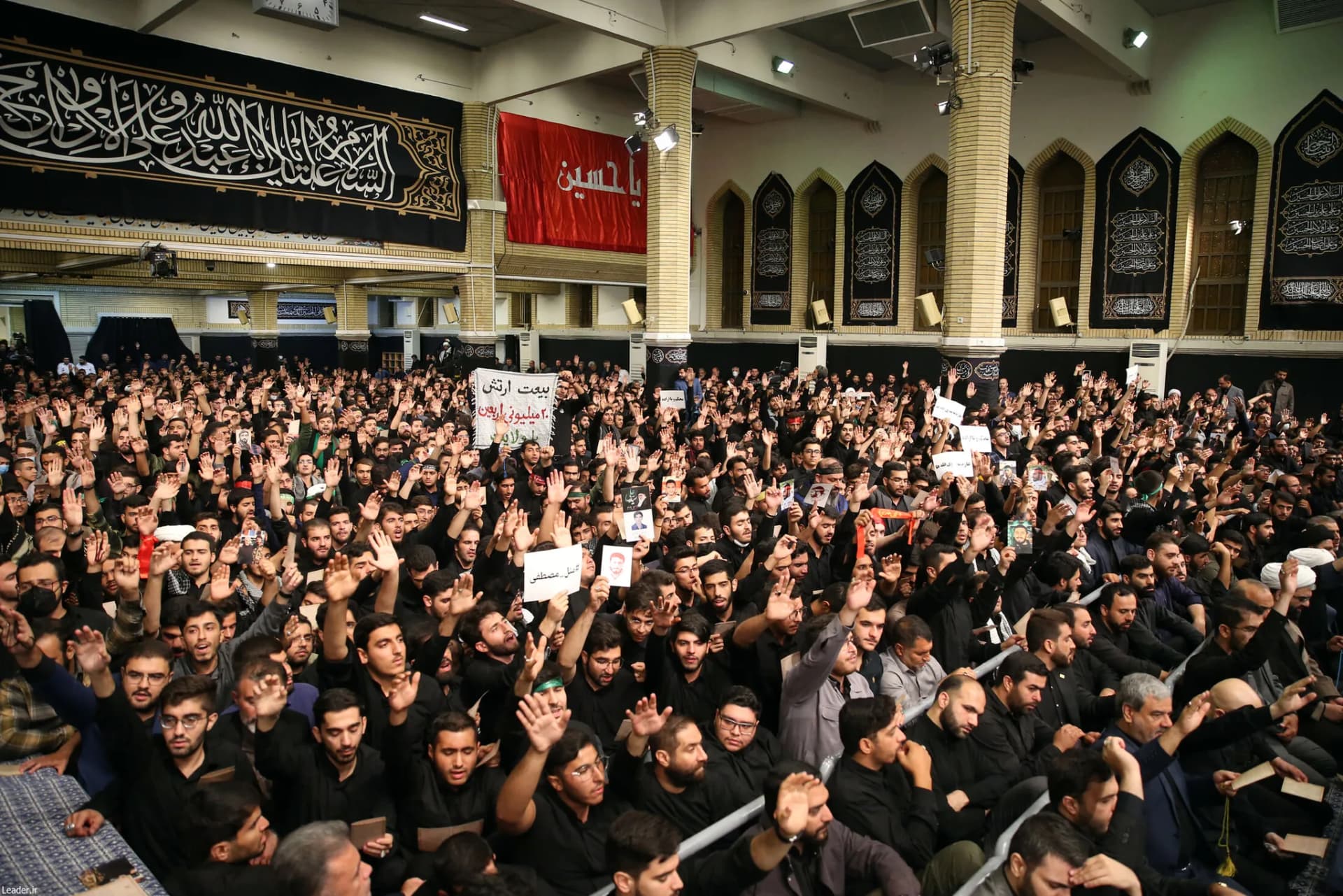 گزارش تصویری عزاداری هیئت‌های دانشجویی در حضور رهبر انقلاب — تصویر 35