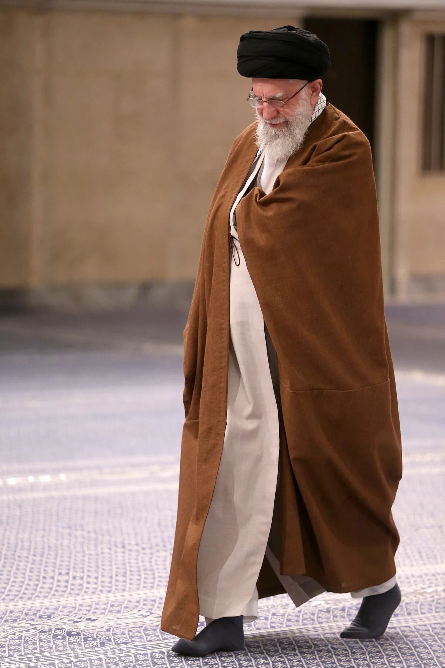 حضور رهبر انقلاب در مرحله دوم انتخابات مجلس شورای اسلامی +تصاویر — تصویر 24