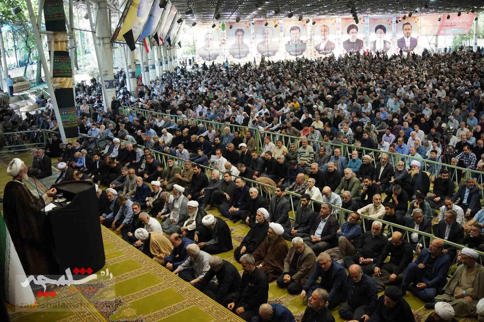 نماز جمعه این هفته تهران به امامت صدیقی برگزار شد +تصاویر — تصویر 40