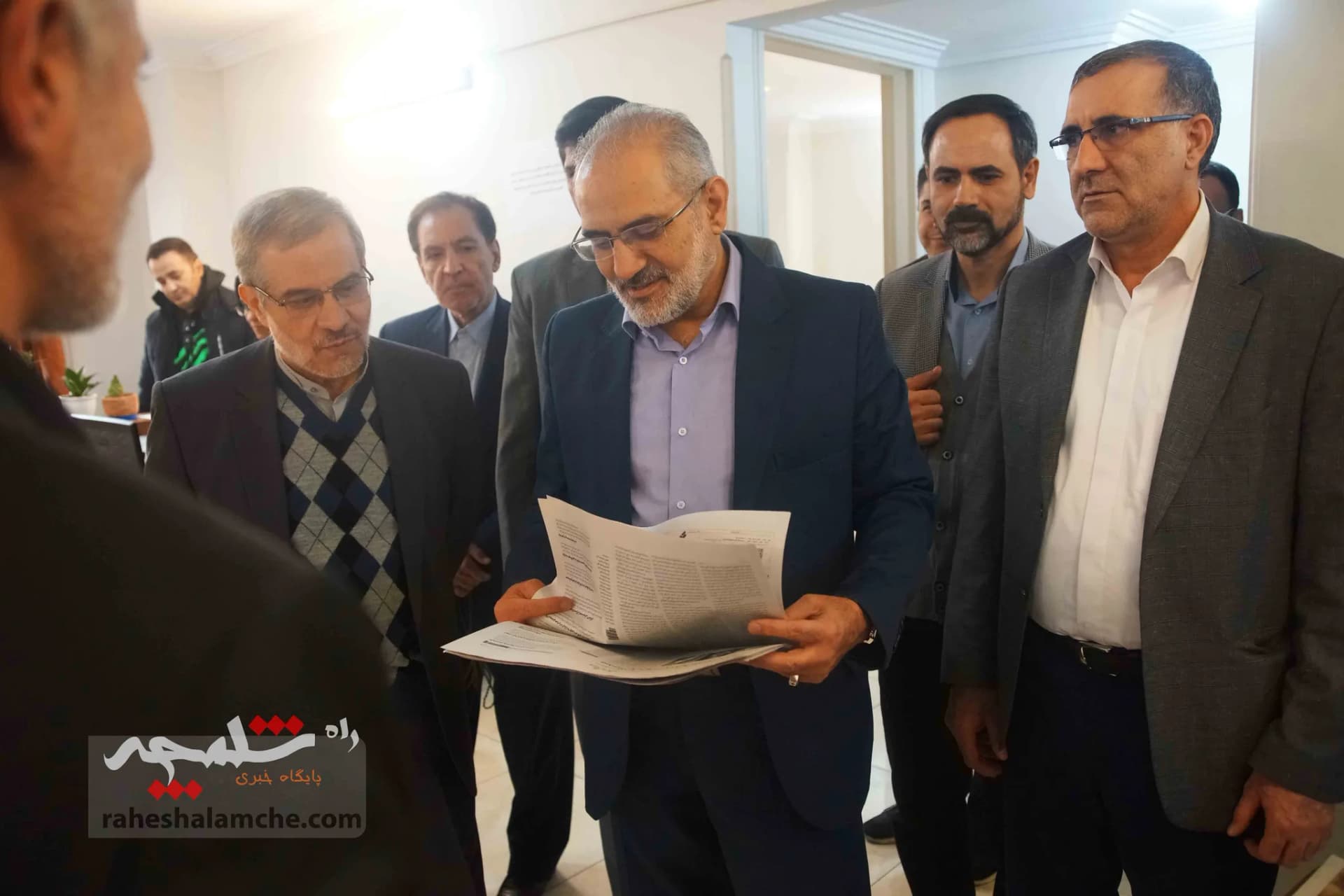 بازدید معاون پارلمانی رئیس‌جمهور از روزنامه شهروند +تصاویر — تصویر 7