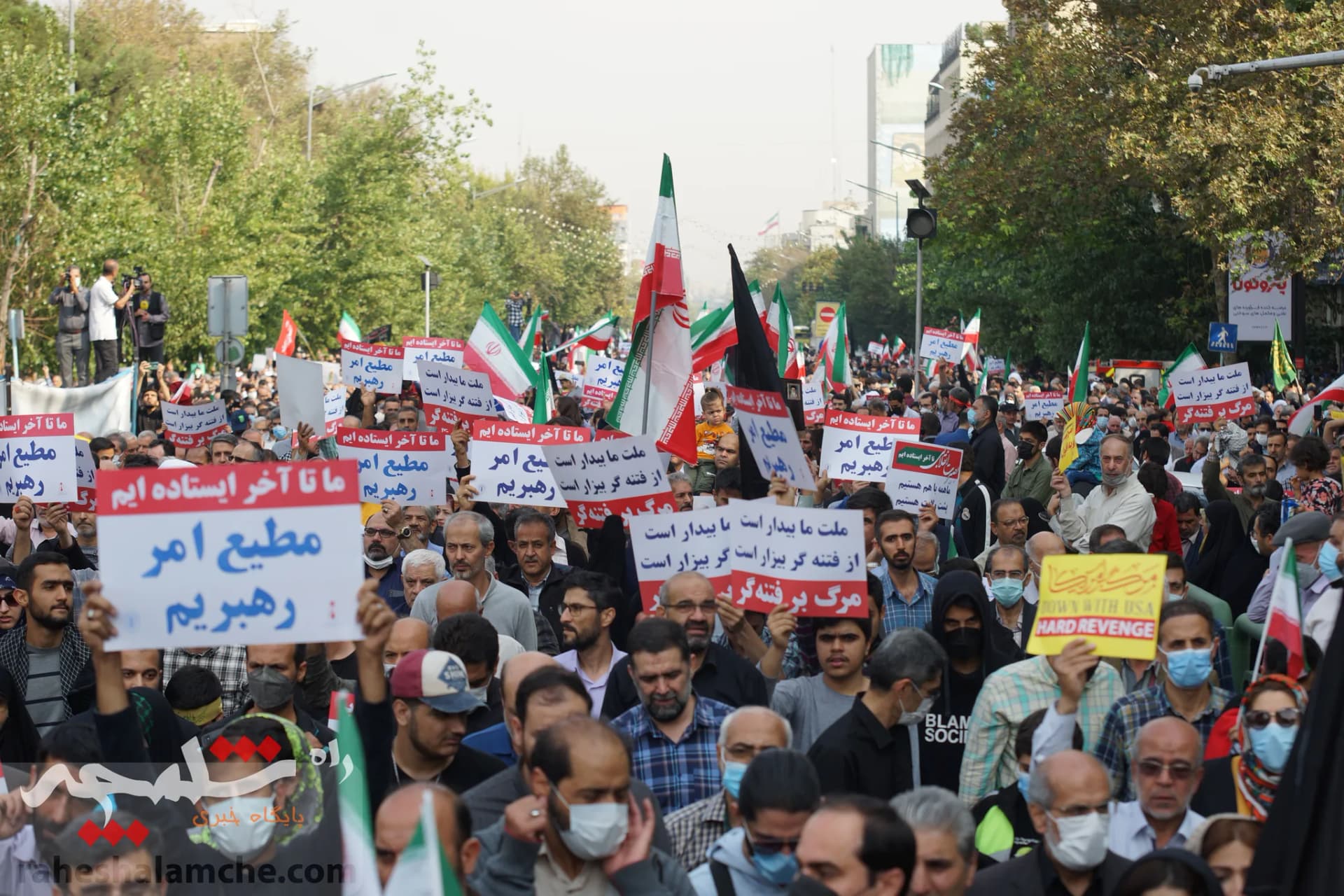 راهپیمایی عظیم تهرانیها با شعار؛ «سپاه انقلابی، انتقام انتقام» +تصاویر — تصویر 9